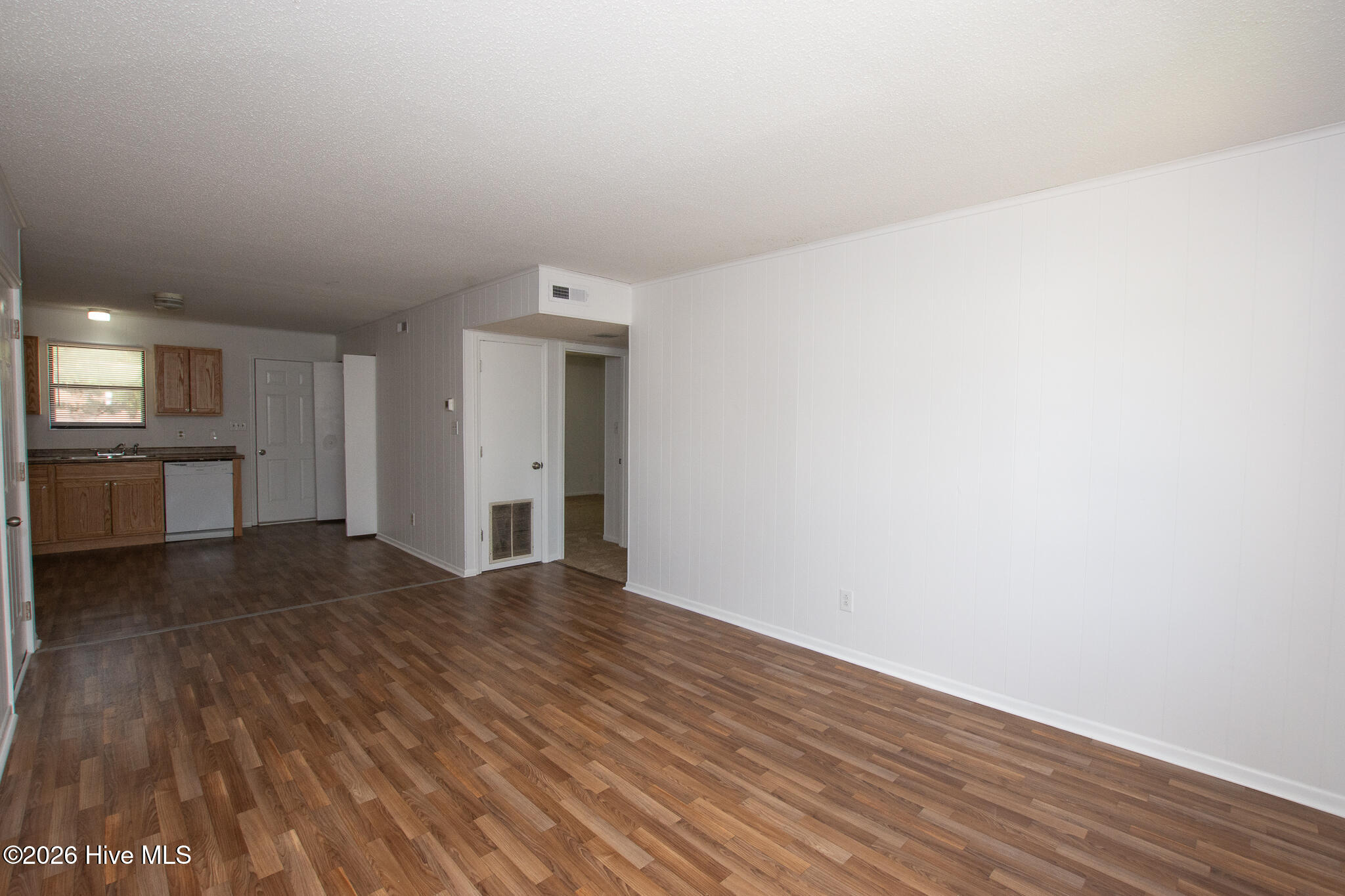 104 Ravenwood Drive D Property Photo 5