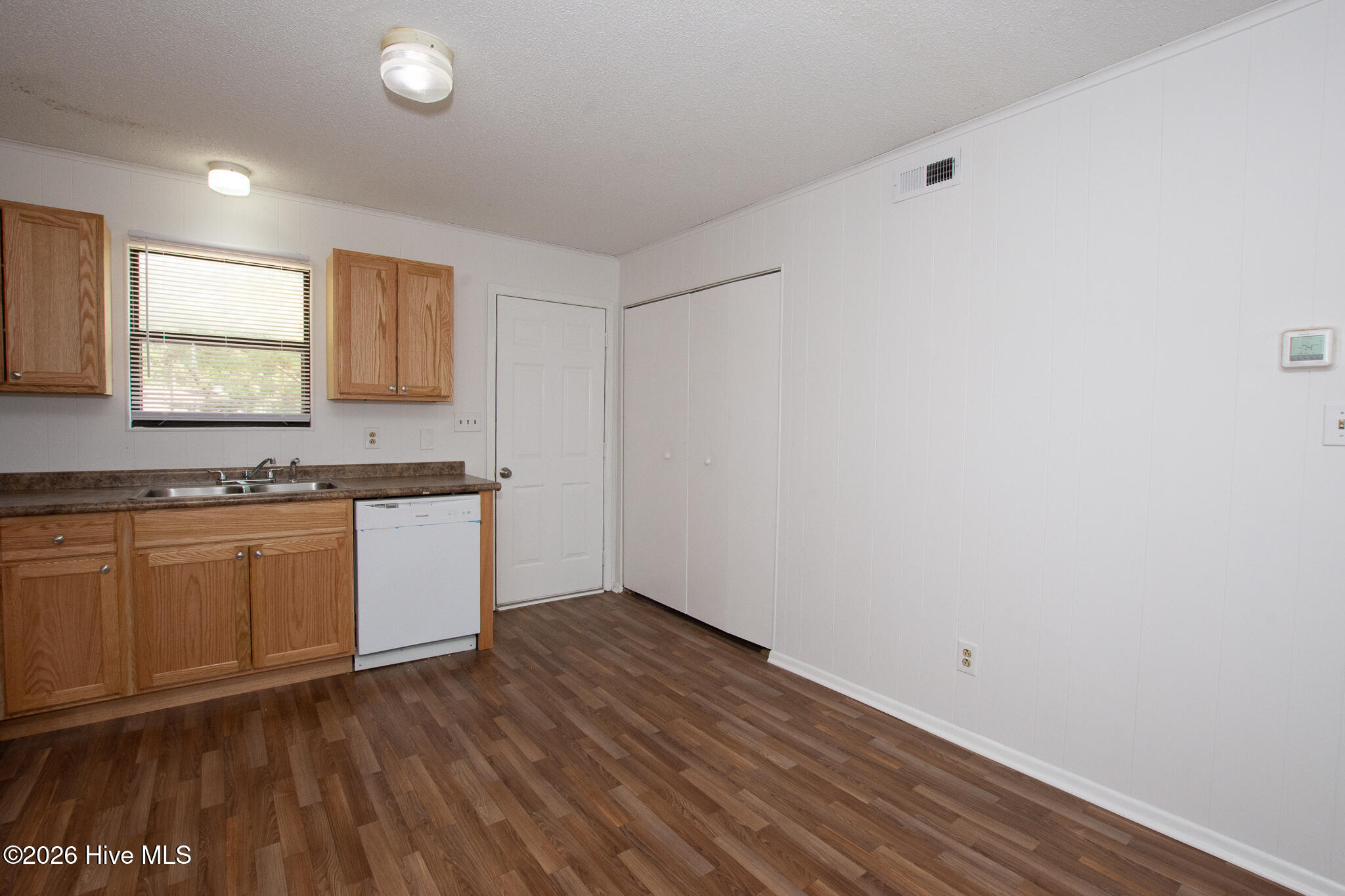 104 Ravenwood Drive D Property Photo 7