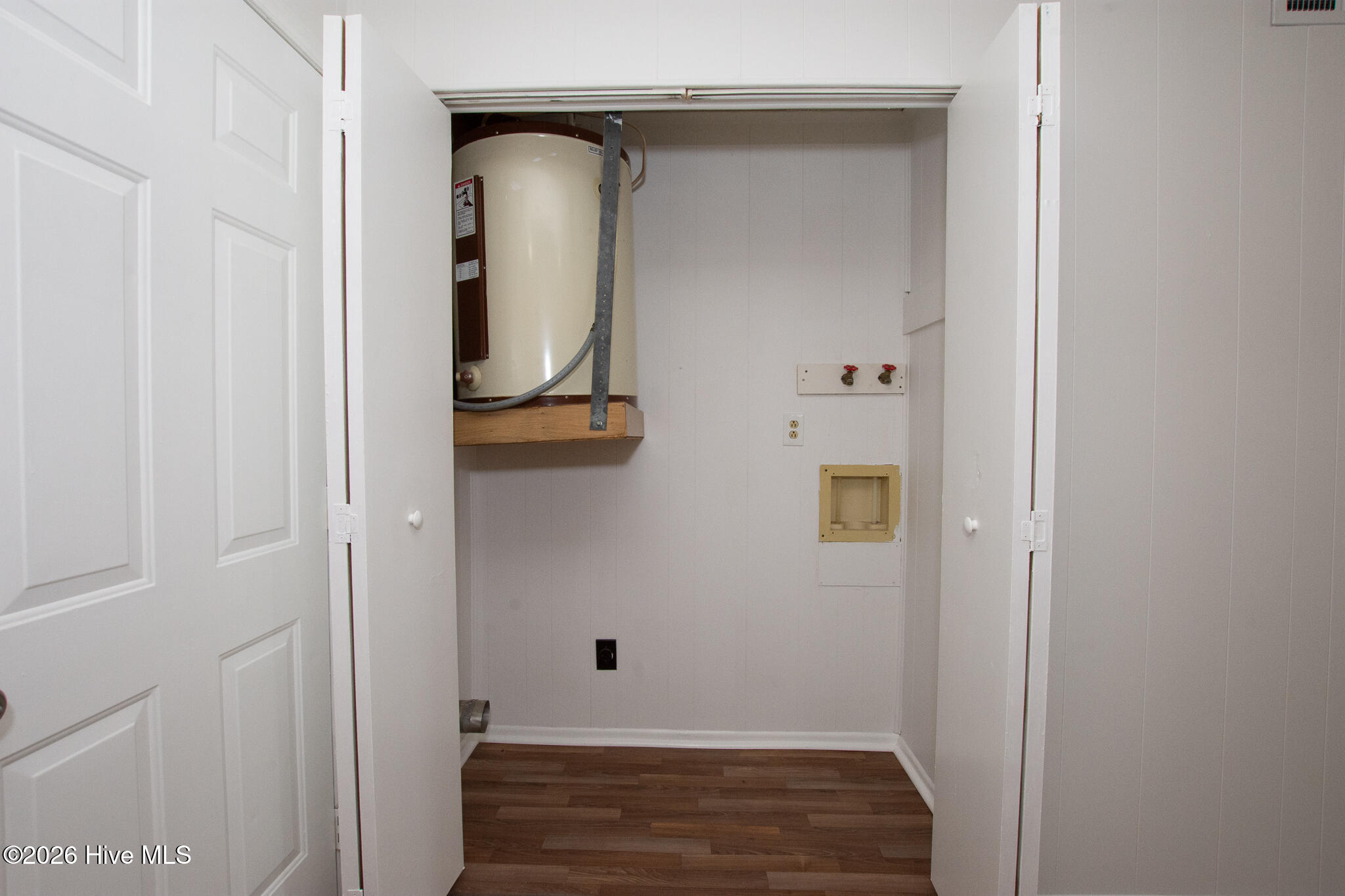 104 Ravenwood Drive D Property Photo 8