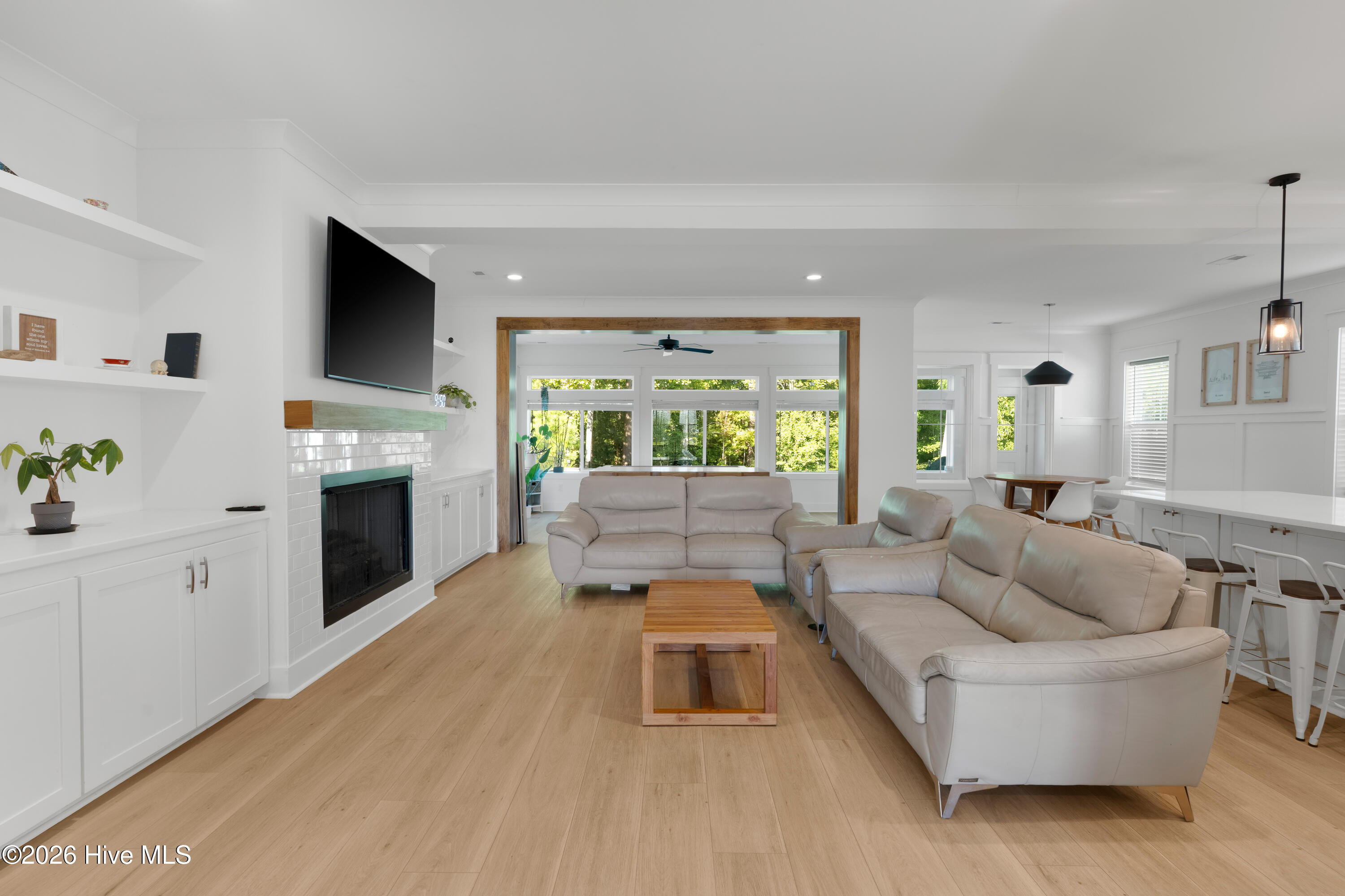 320 Summerhouse Drive Property Photo 6