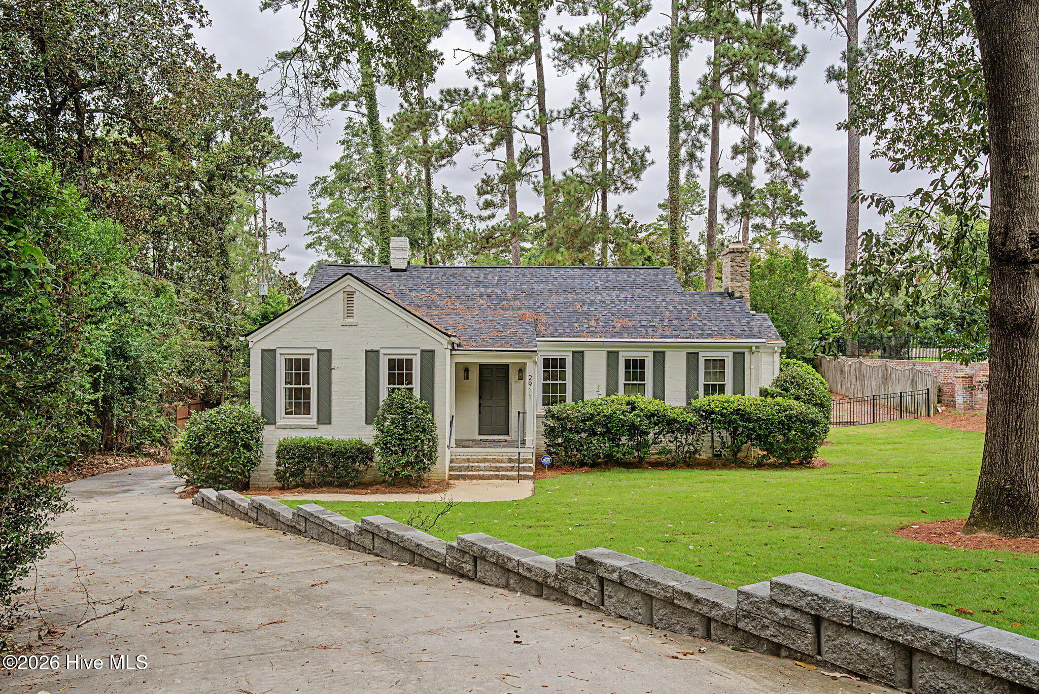 2911 Lombardy Court Property Photo 1