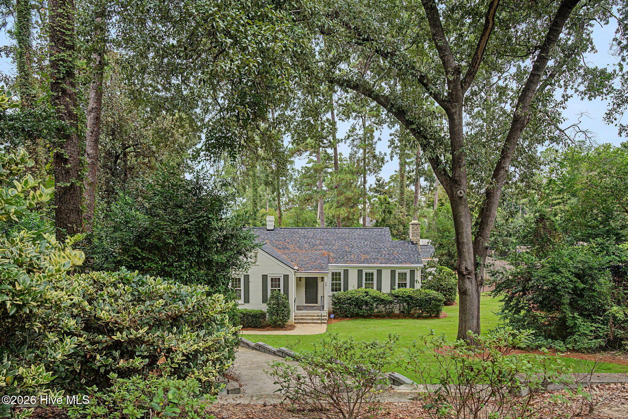 2911 Lombardy Court Property Photo 2