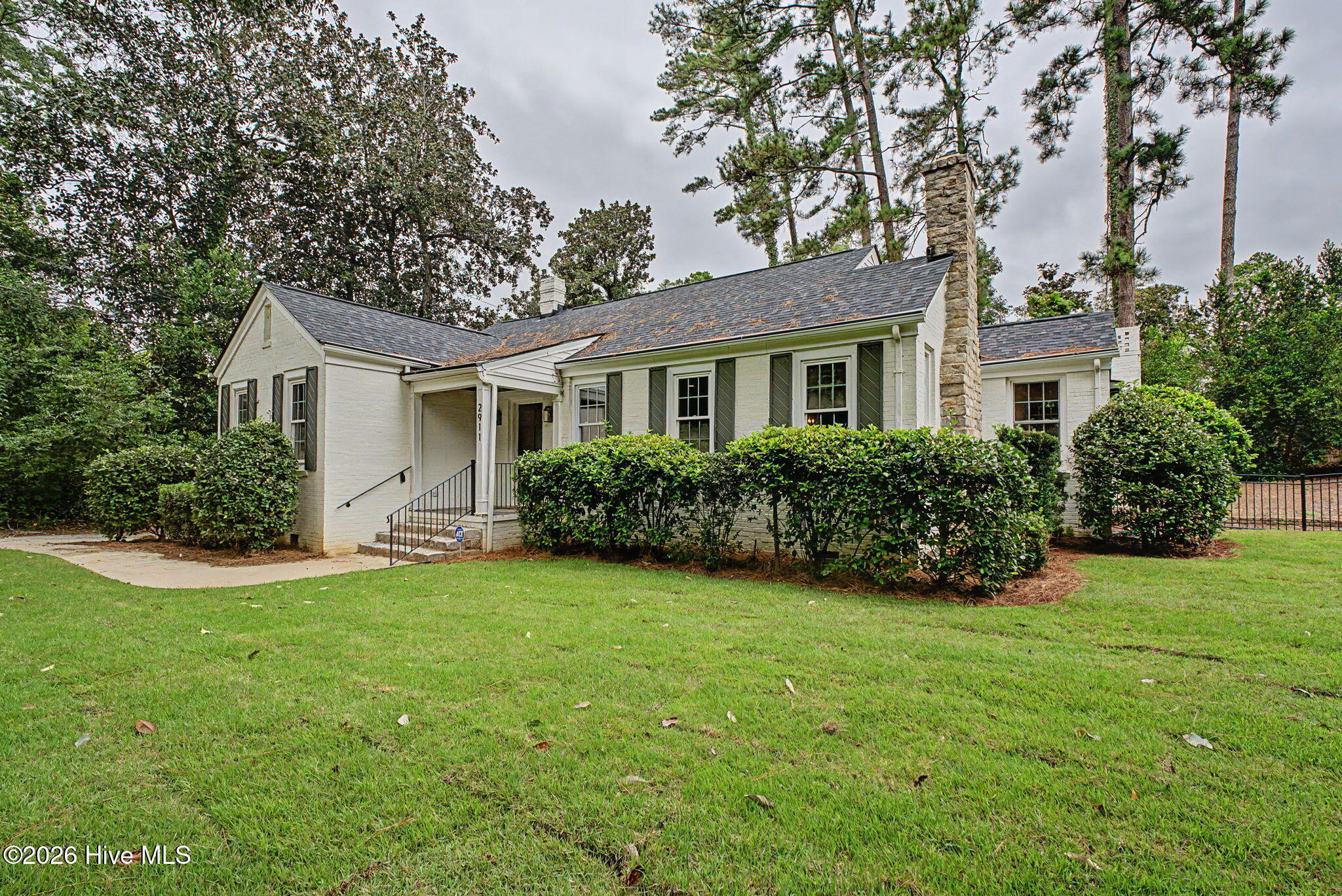 2911 Lombardy Court Property Photo 4