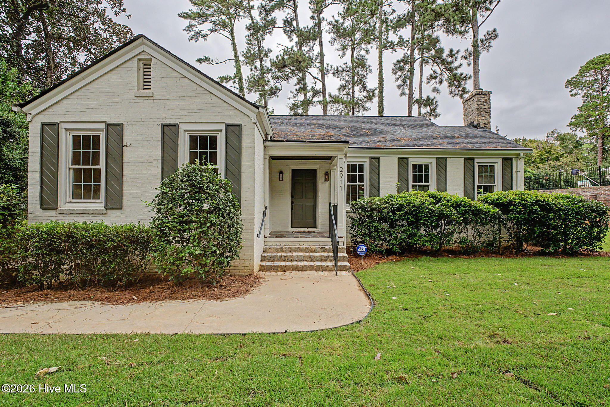 2911 Lombardy Court Property Photo 5