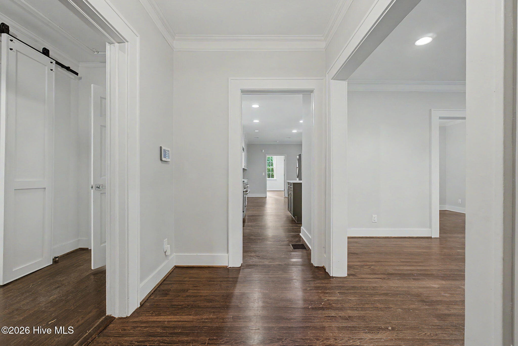 2911 Lombardy Court Property Photo 6