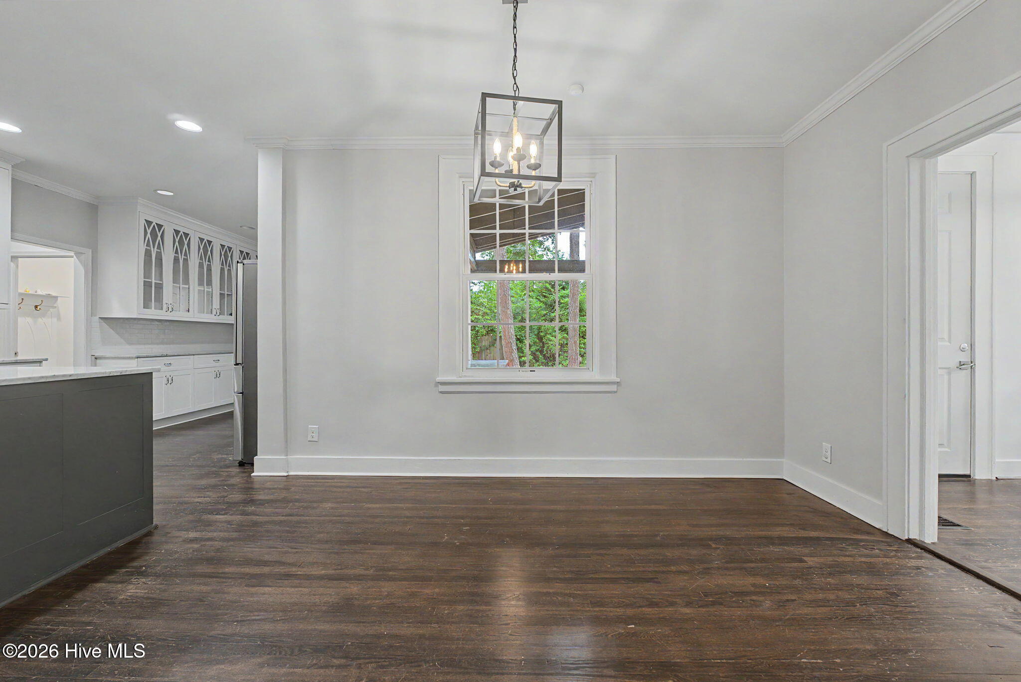 2911 Lombardy Court Property Photo 10