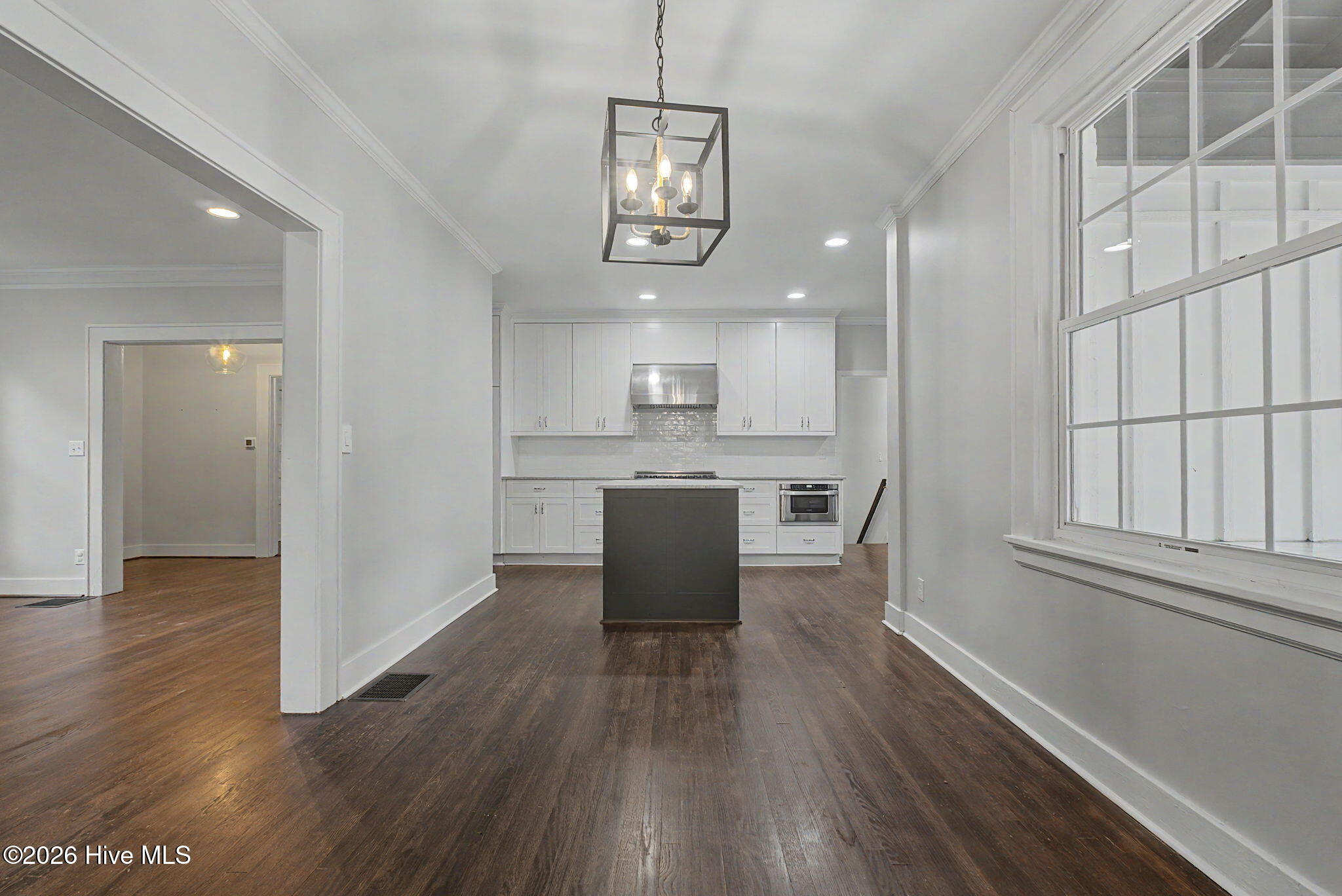 2911 Lombardy Court Property Photo 11