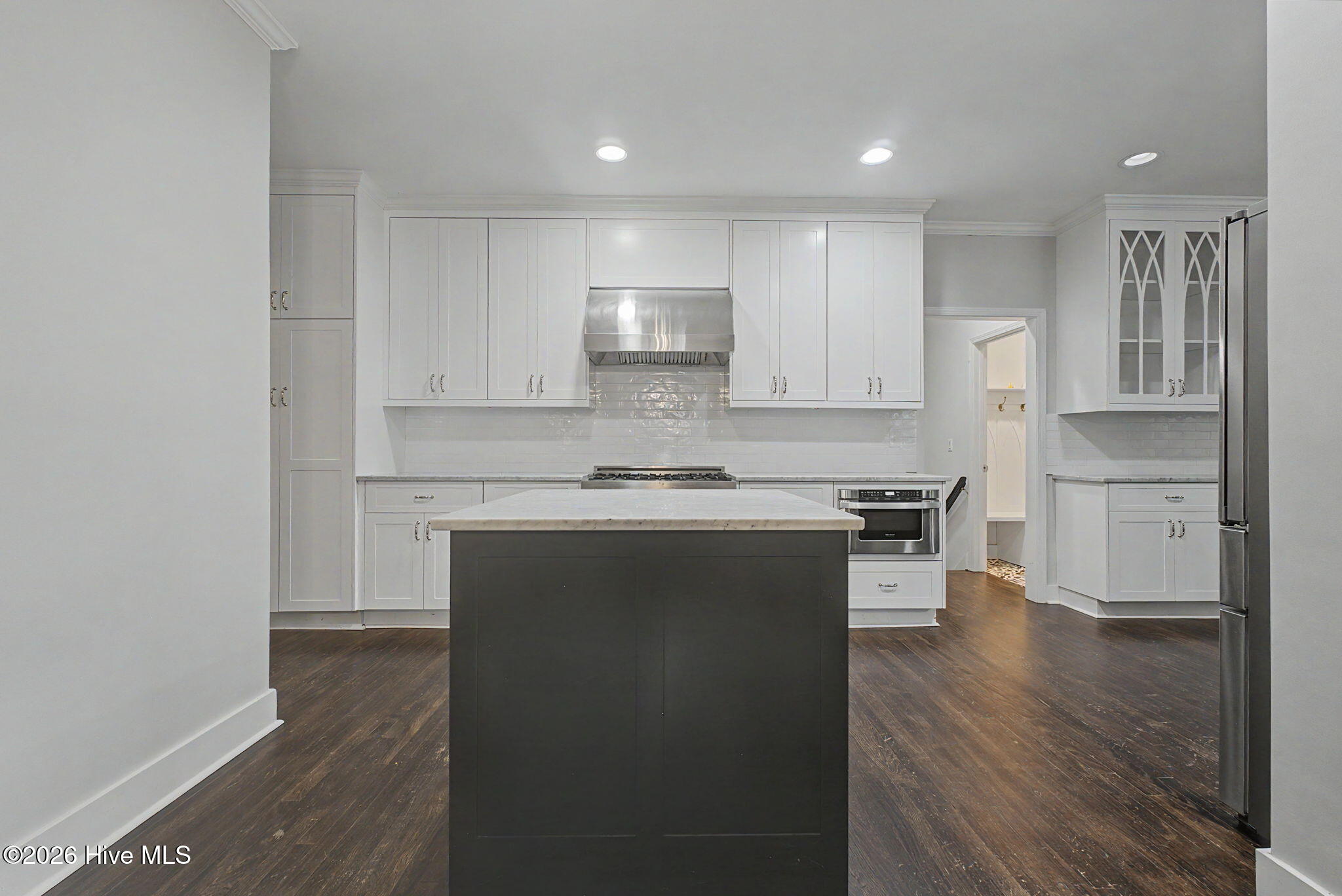 2911 Lombardy Court Property Photo 13