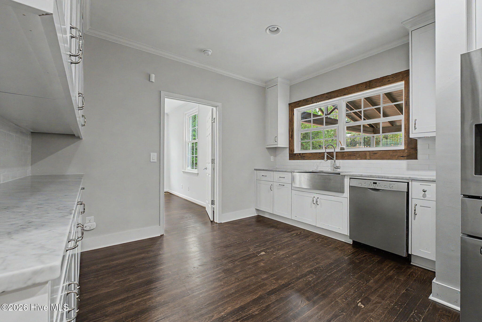 2911 Lombardy Court Property Photo 17