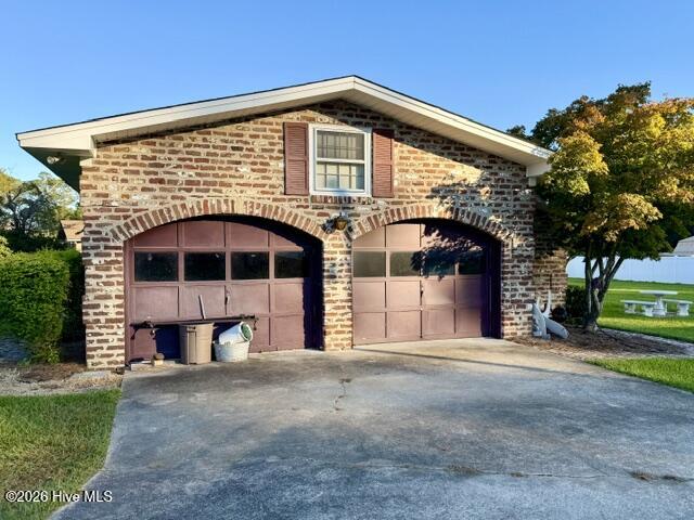 99 W Cornwallis Road Property Photo 6