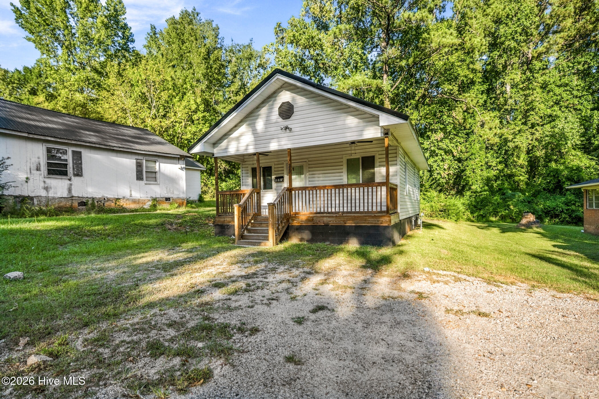 218 S Long Drive Property Photo 2