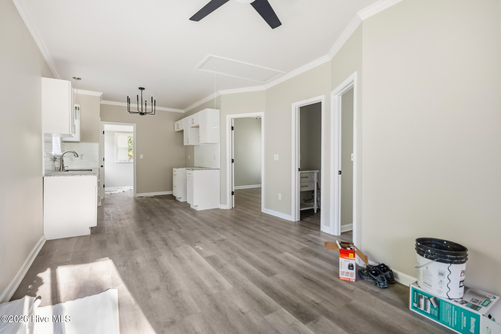 218 S Long Drive Property Photo 3