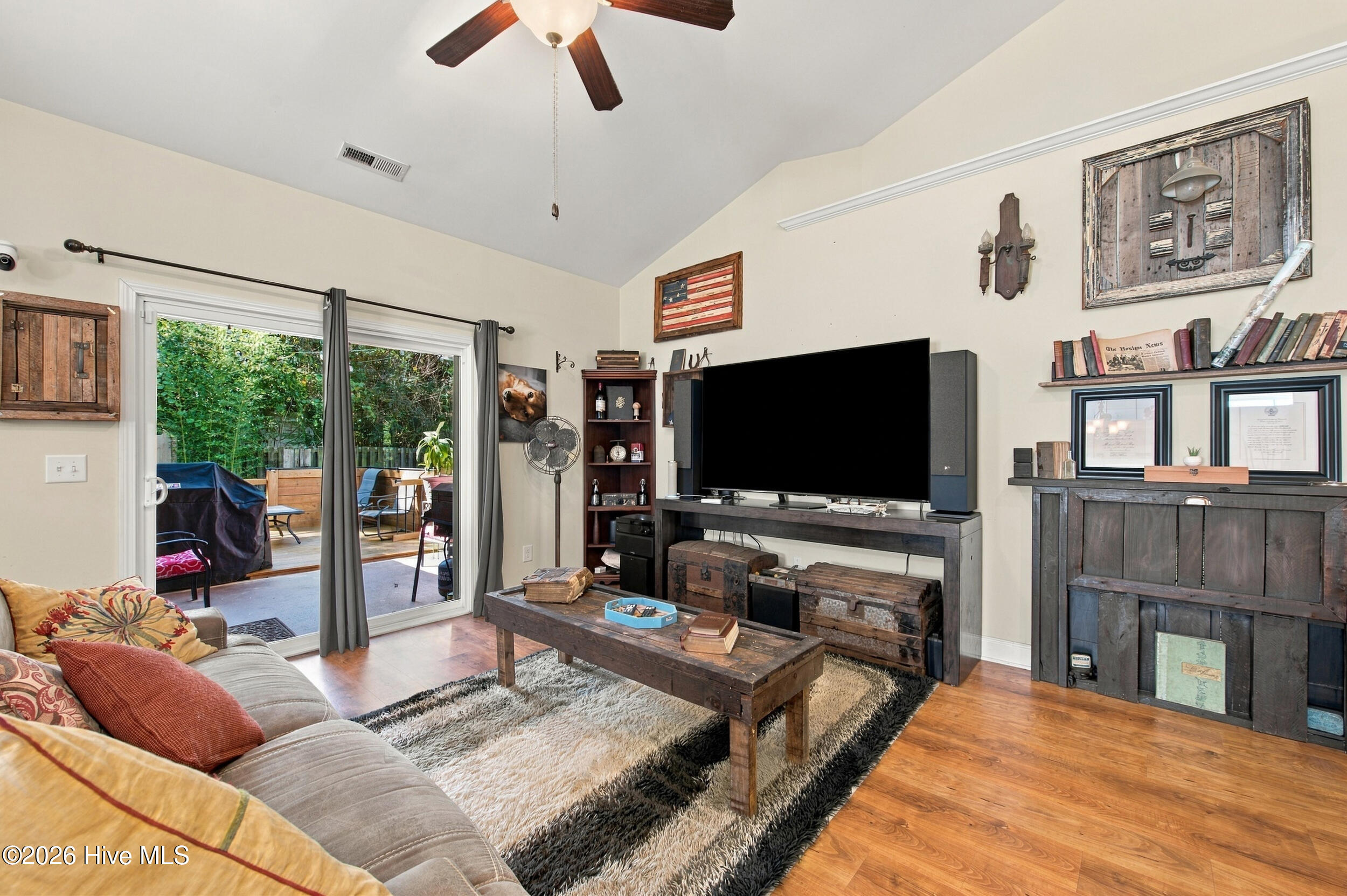 8795 Lanvale Oaks Drive Ne Property Photo 3