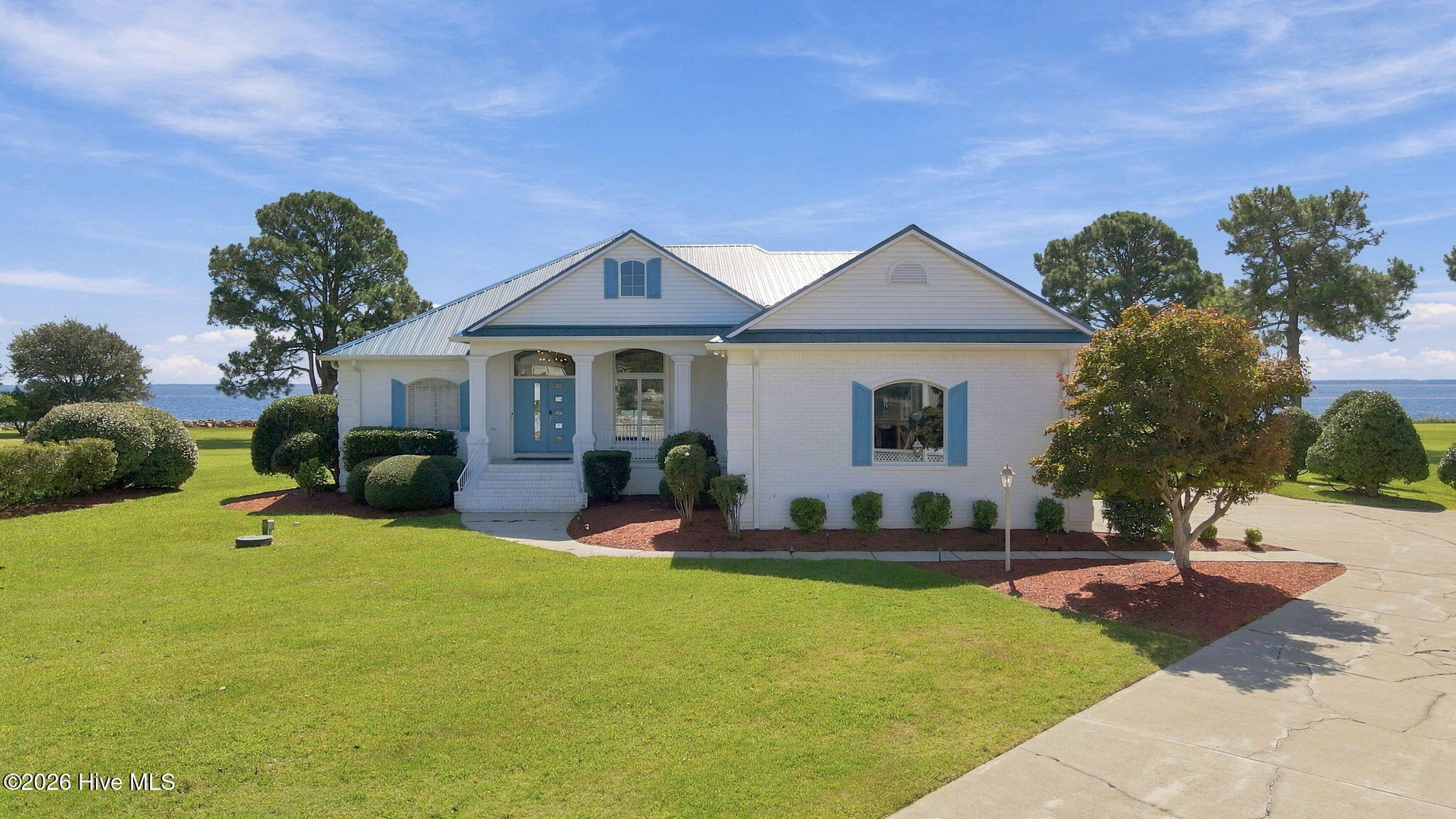 6022 Dolphin Road Property Photo 1