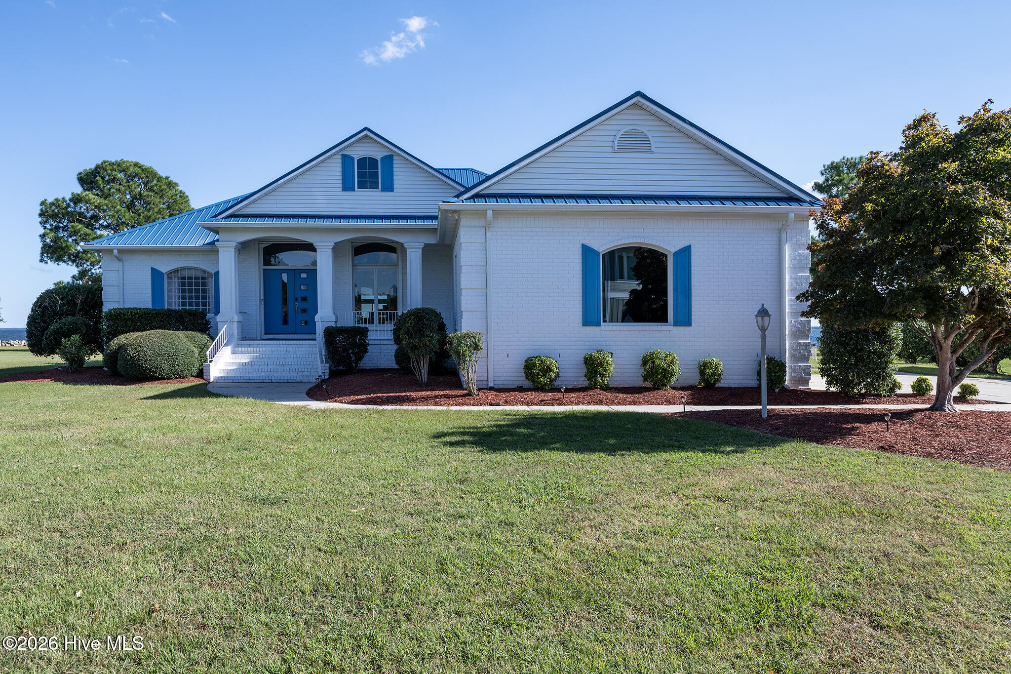 6022 Dolphin Road Property Photo 7