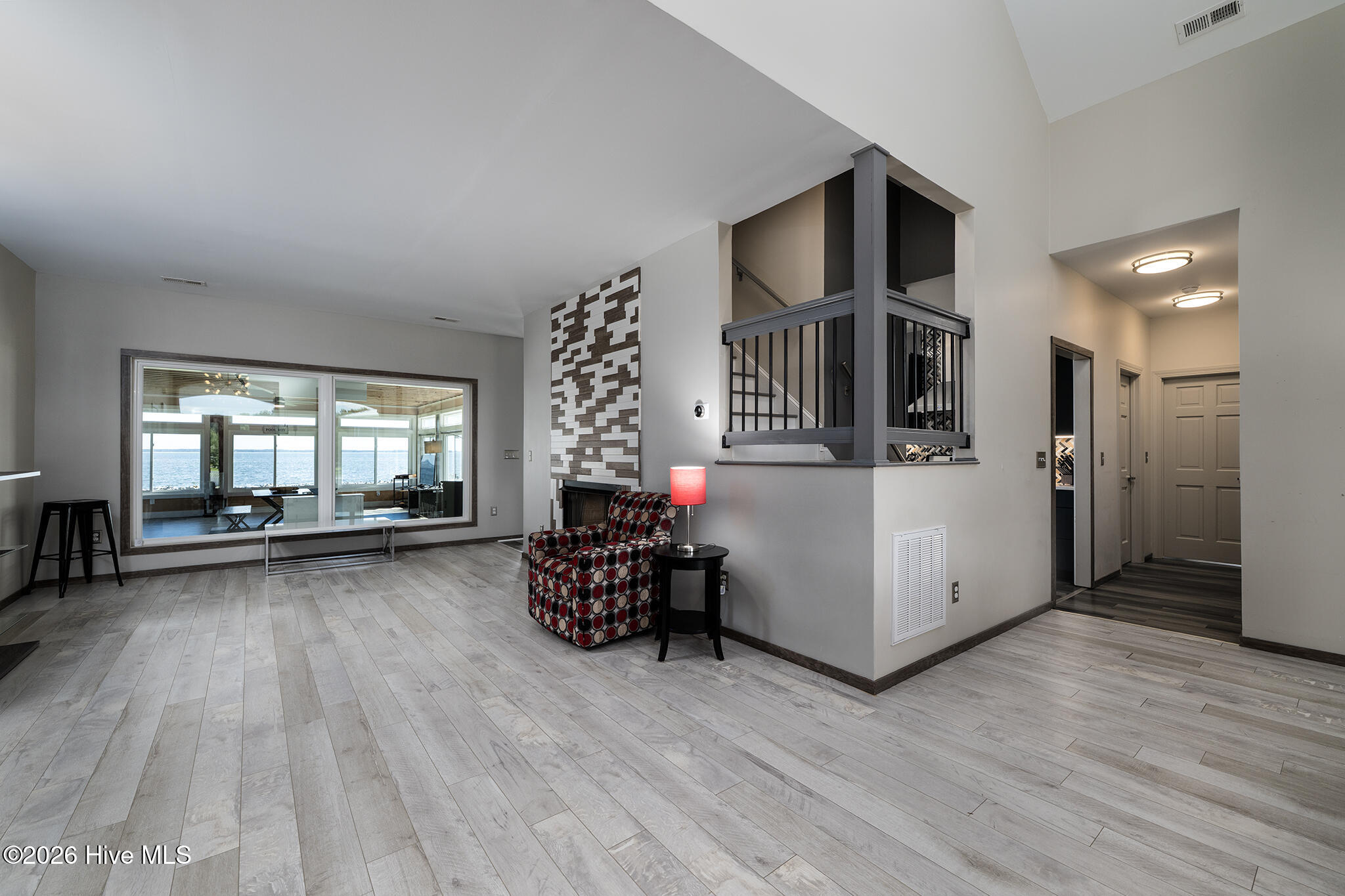 6022 Dolphin Road Property Photo 15