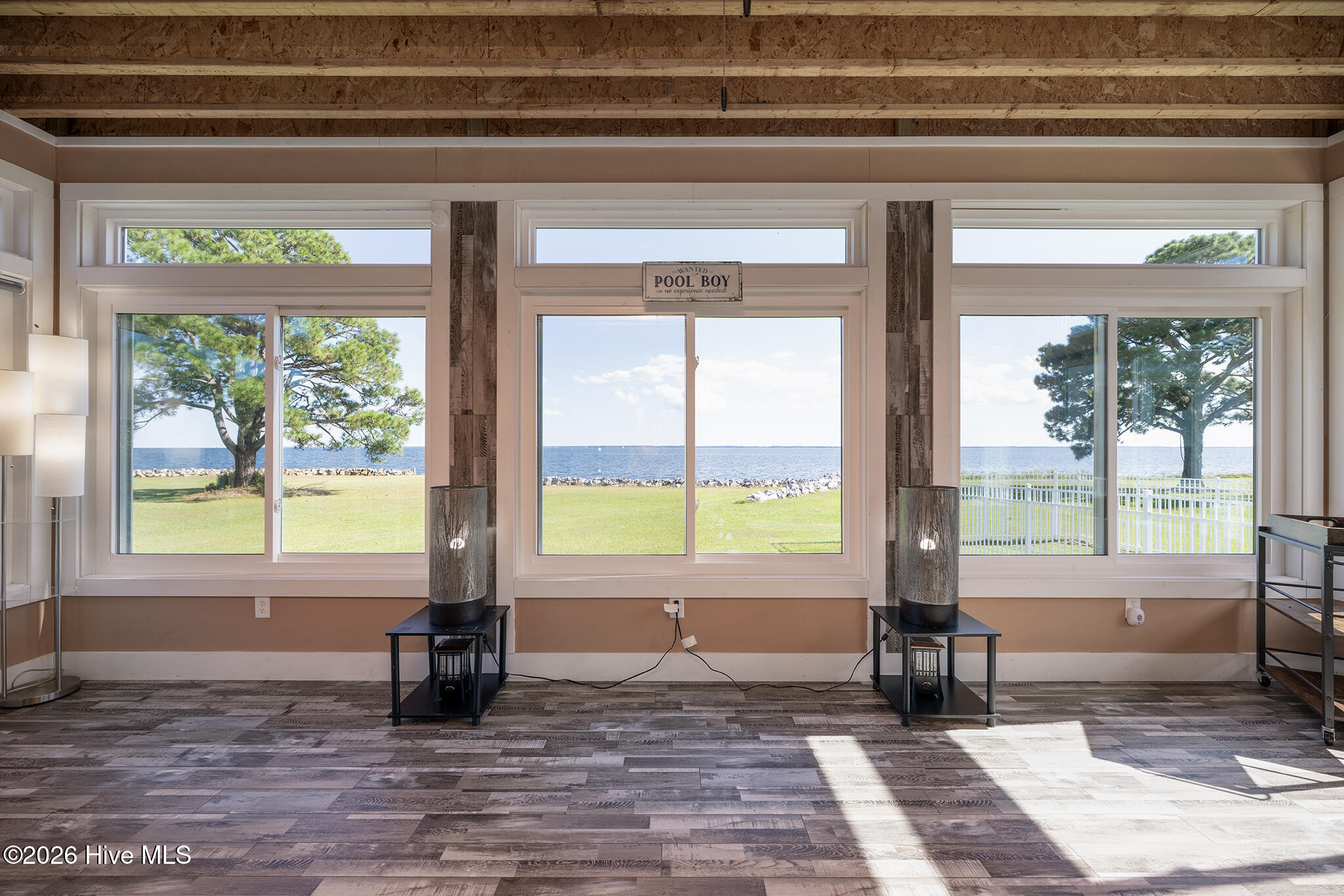 6022 Dolphin Road Property Photo 34