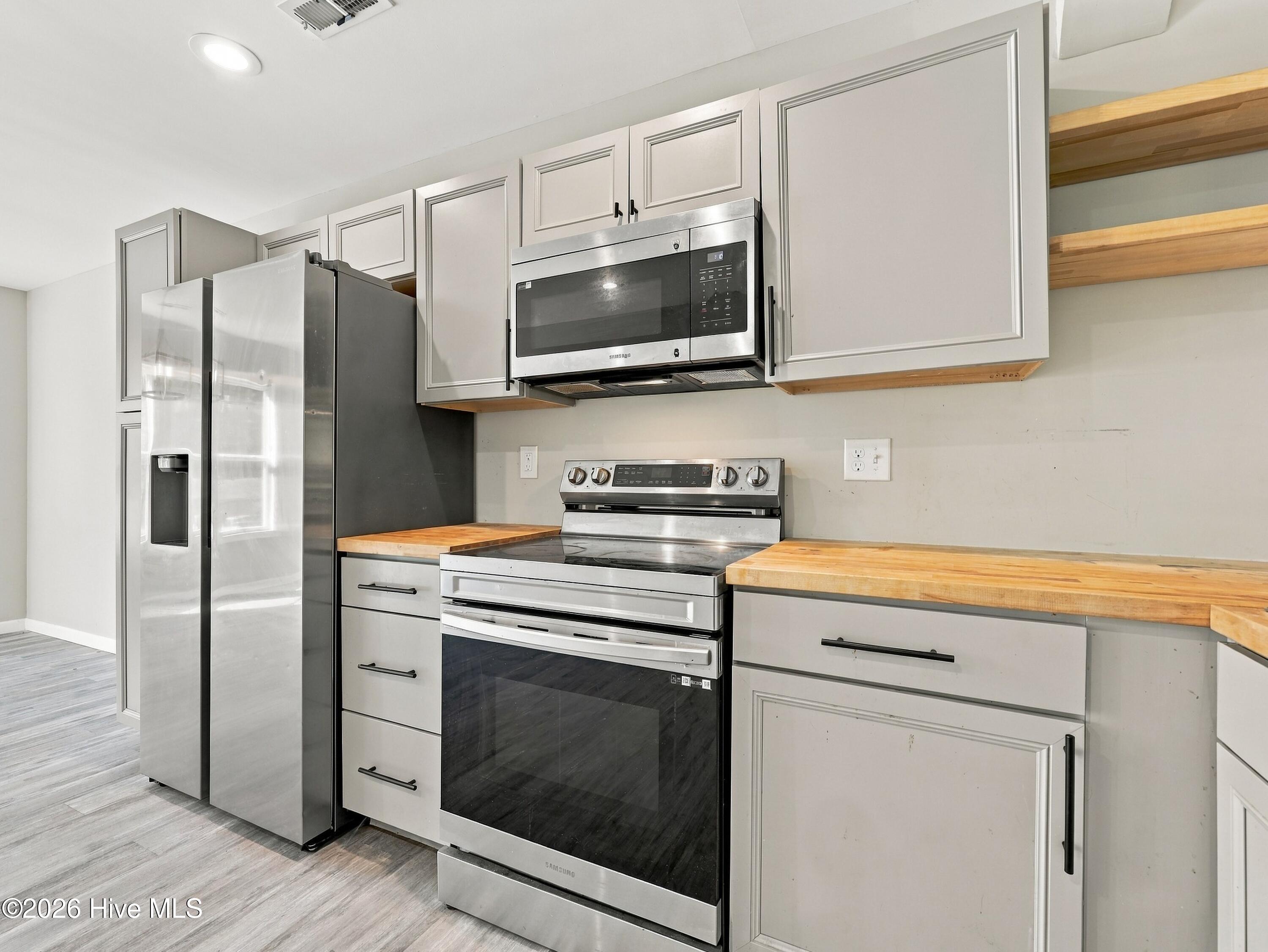 508 Redwood Place 2 Property Photo 6