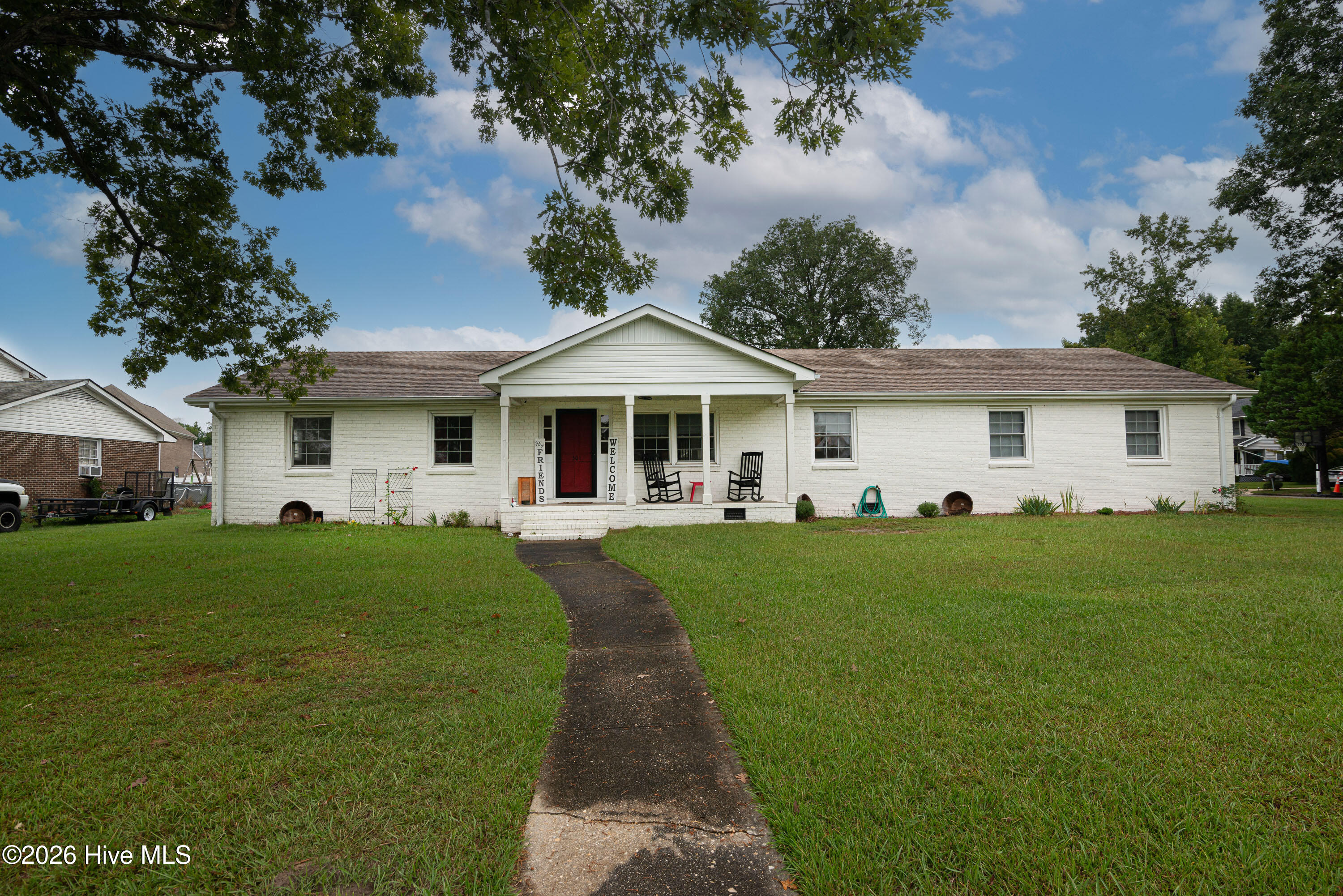 301 King Richard Court Property Photo 1