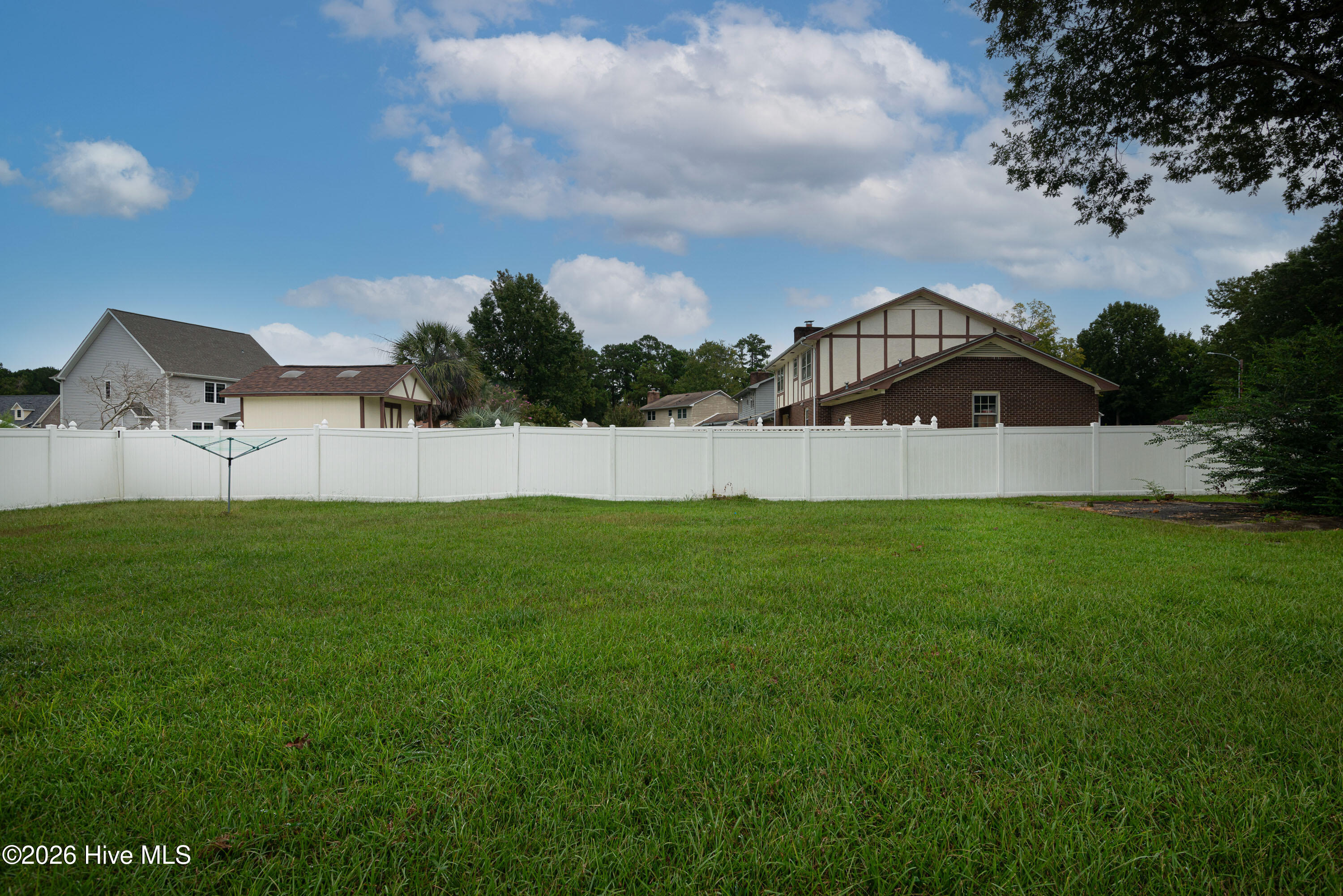 301 King Richard Court Property Photo 8