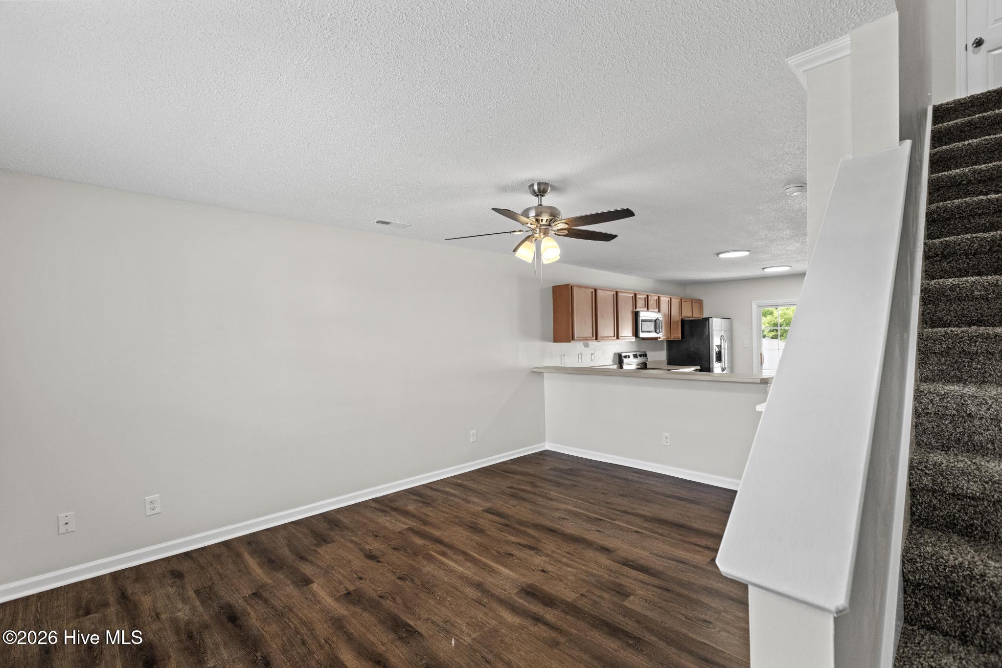 7002 Banister Loop Property Photo 4
