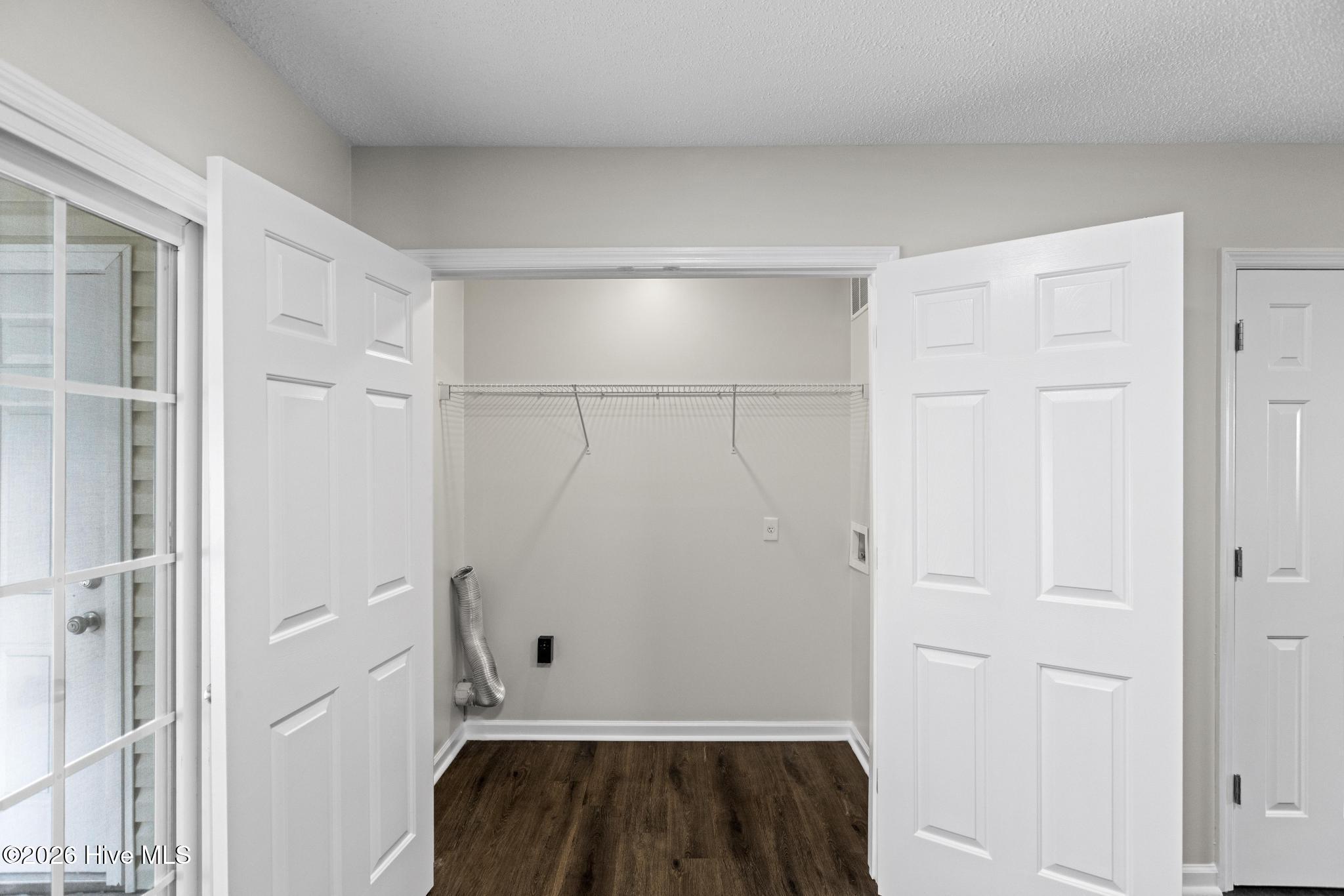 7002 Banister Loop Property Photo 14