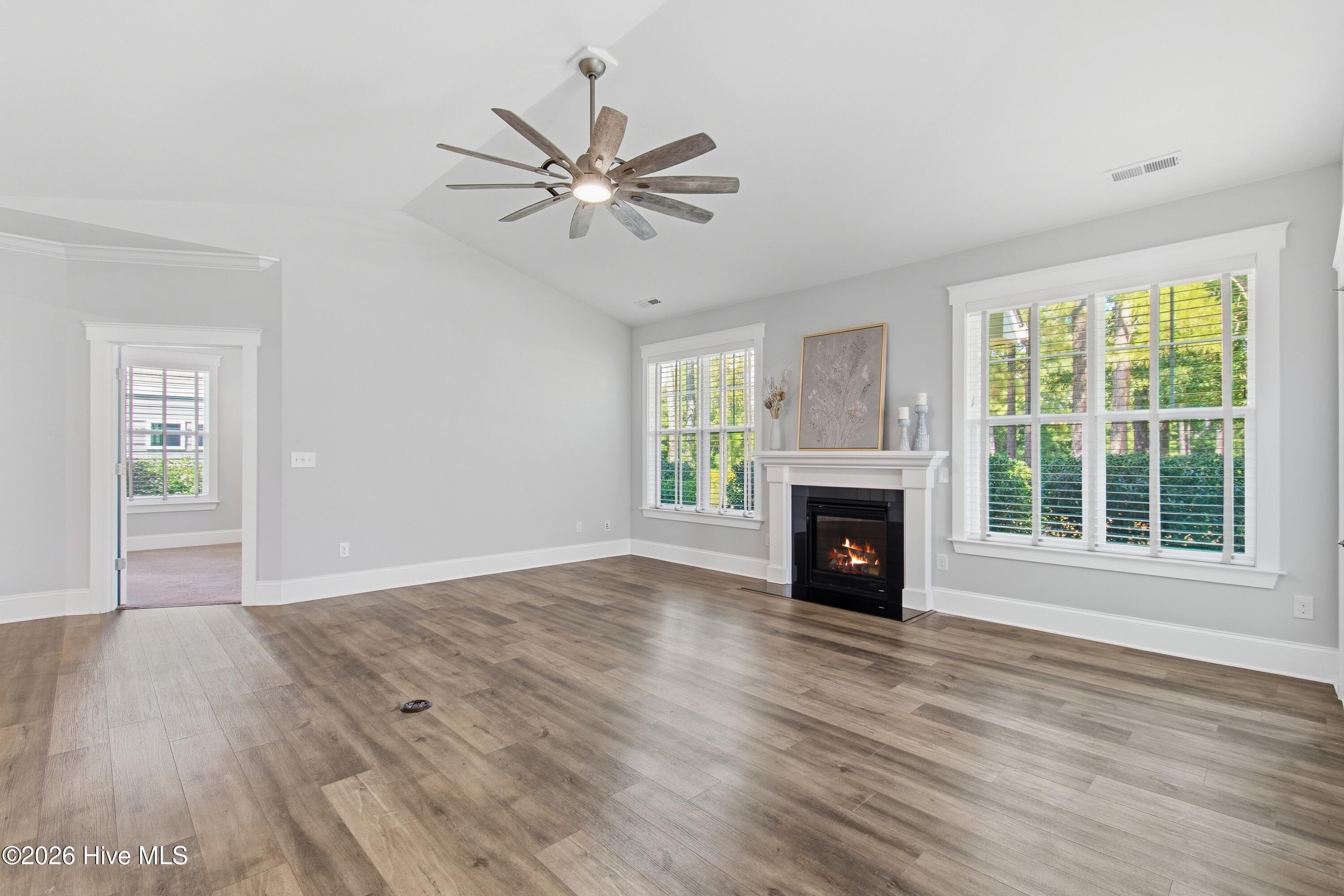8277 Oak Abbey Trail Ne Property Photo 17