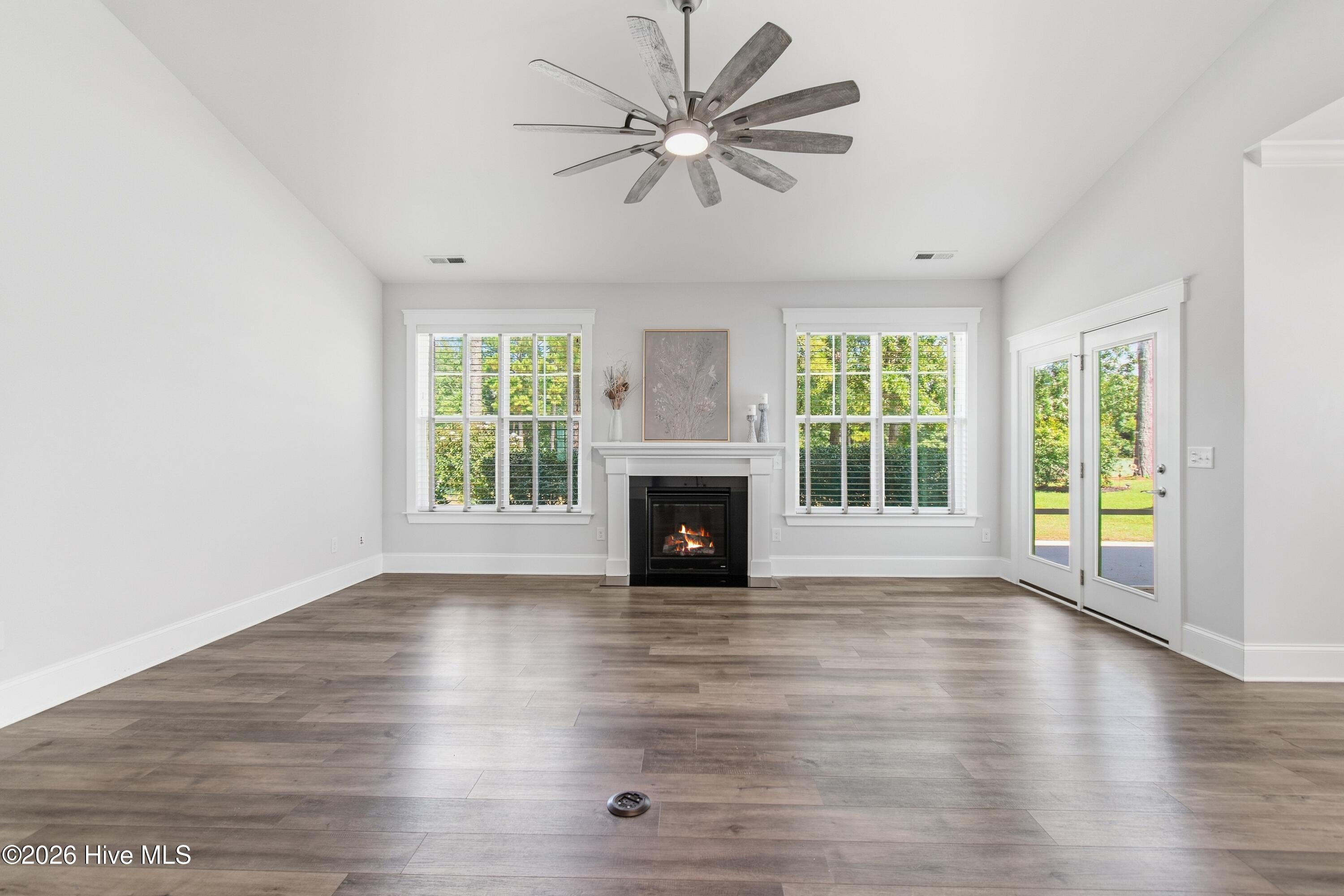 8277 Oak Abbey Trail Ne Property Photo 18
