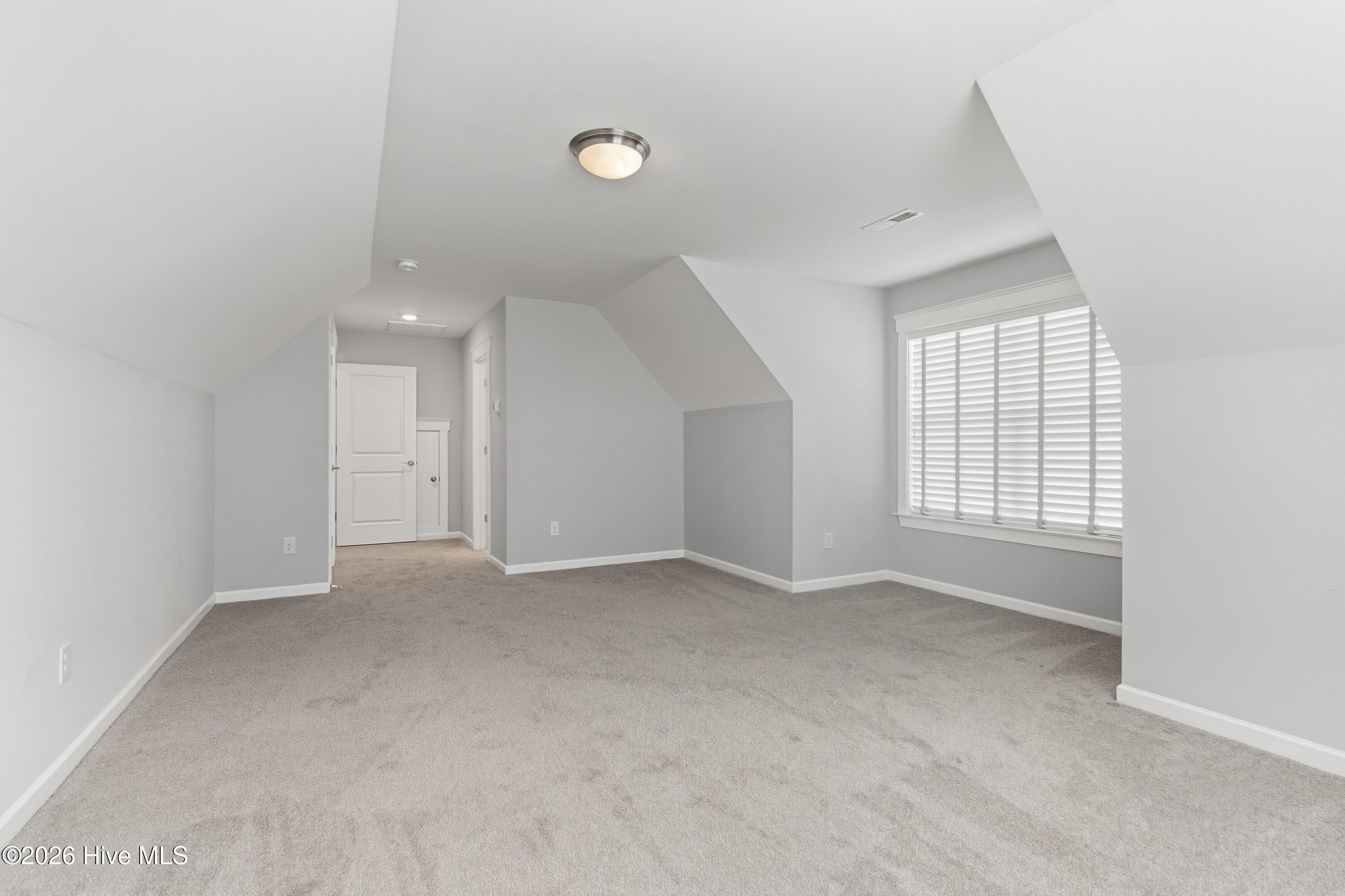 8277 Oak Abbey Trail Ne Property Photo 22