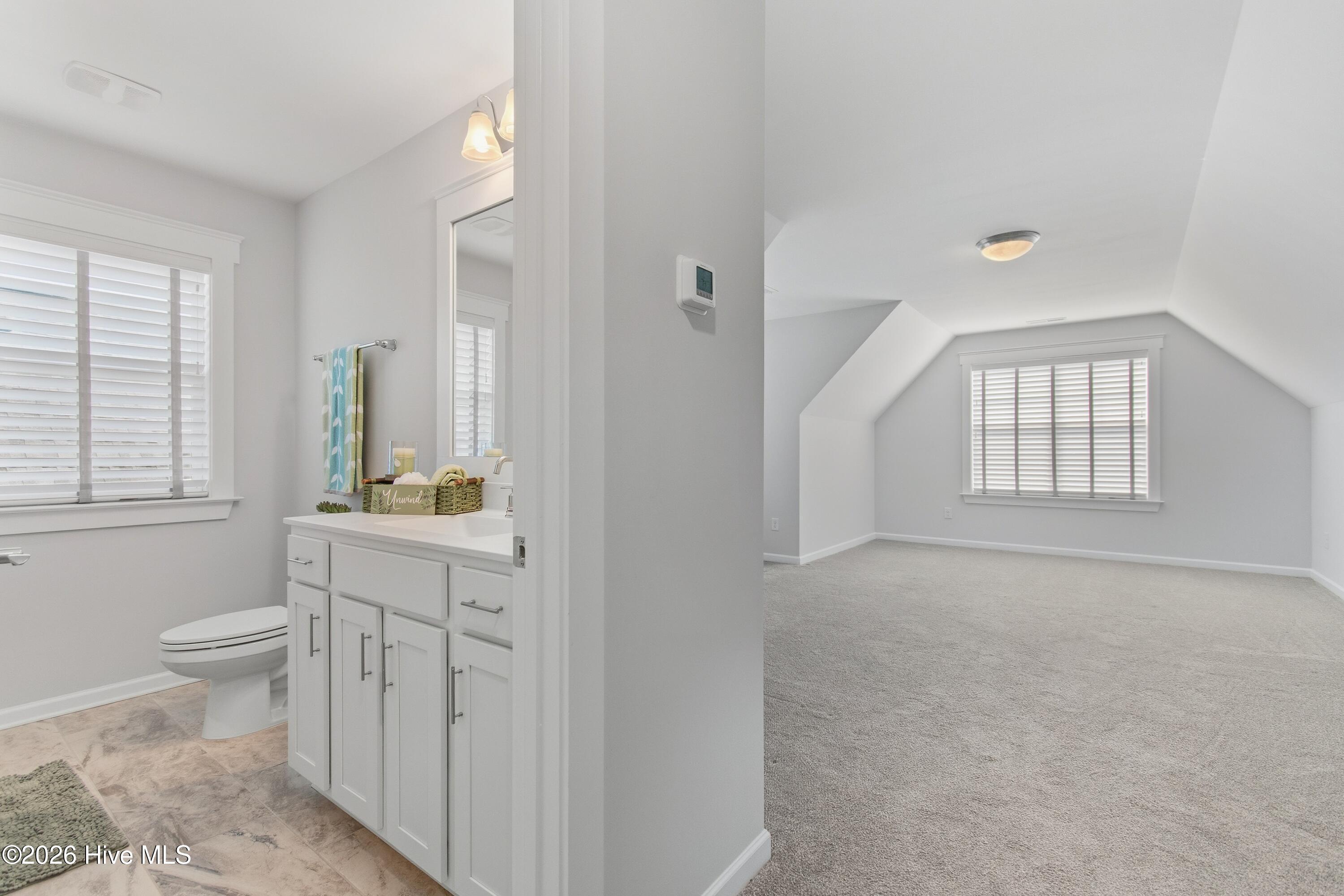 8277 Oak Abbey Trail Ne Property Photo 23