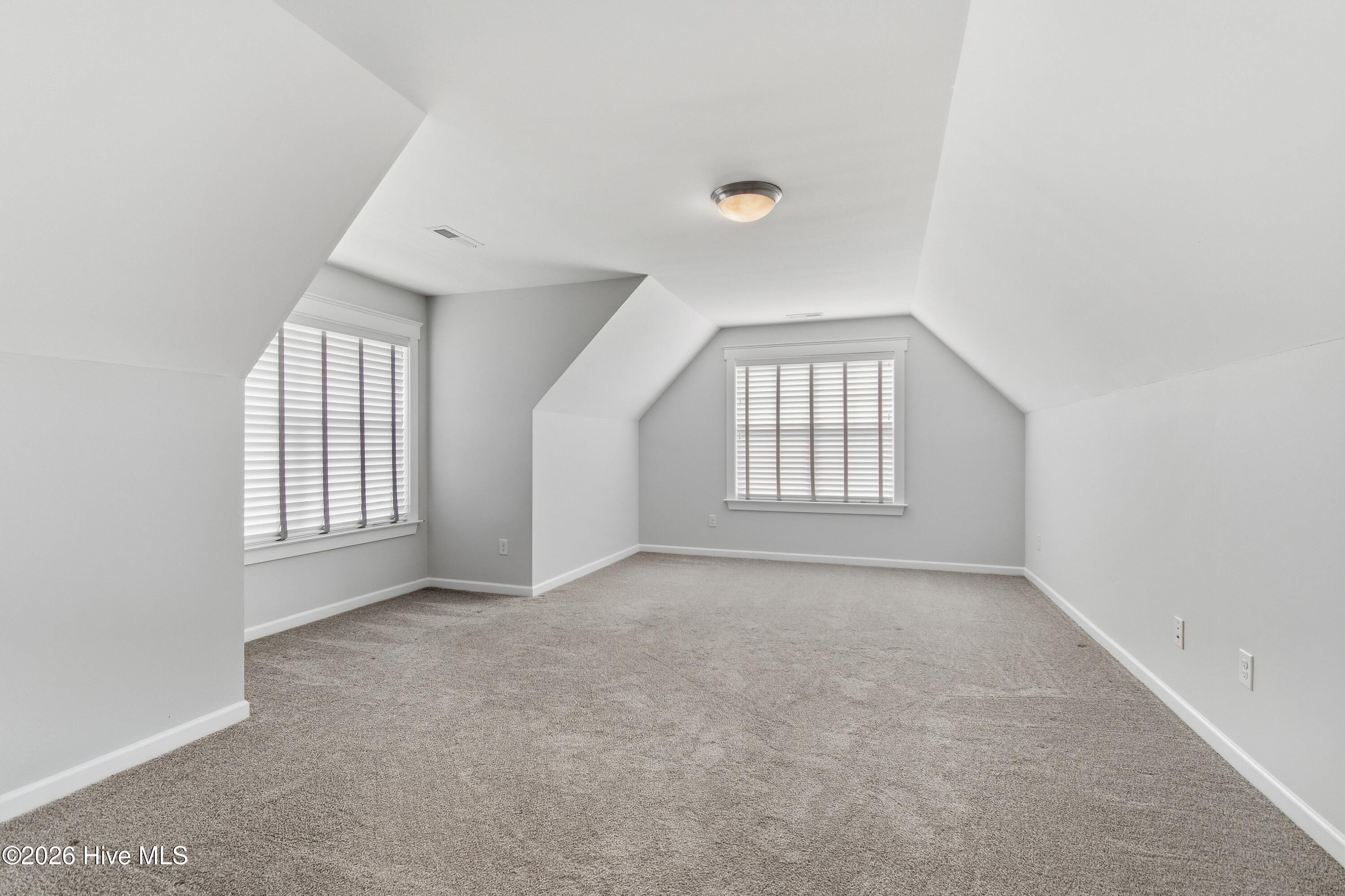 8277 Oak Abbey Trail Ne Property Photo 24