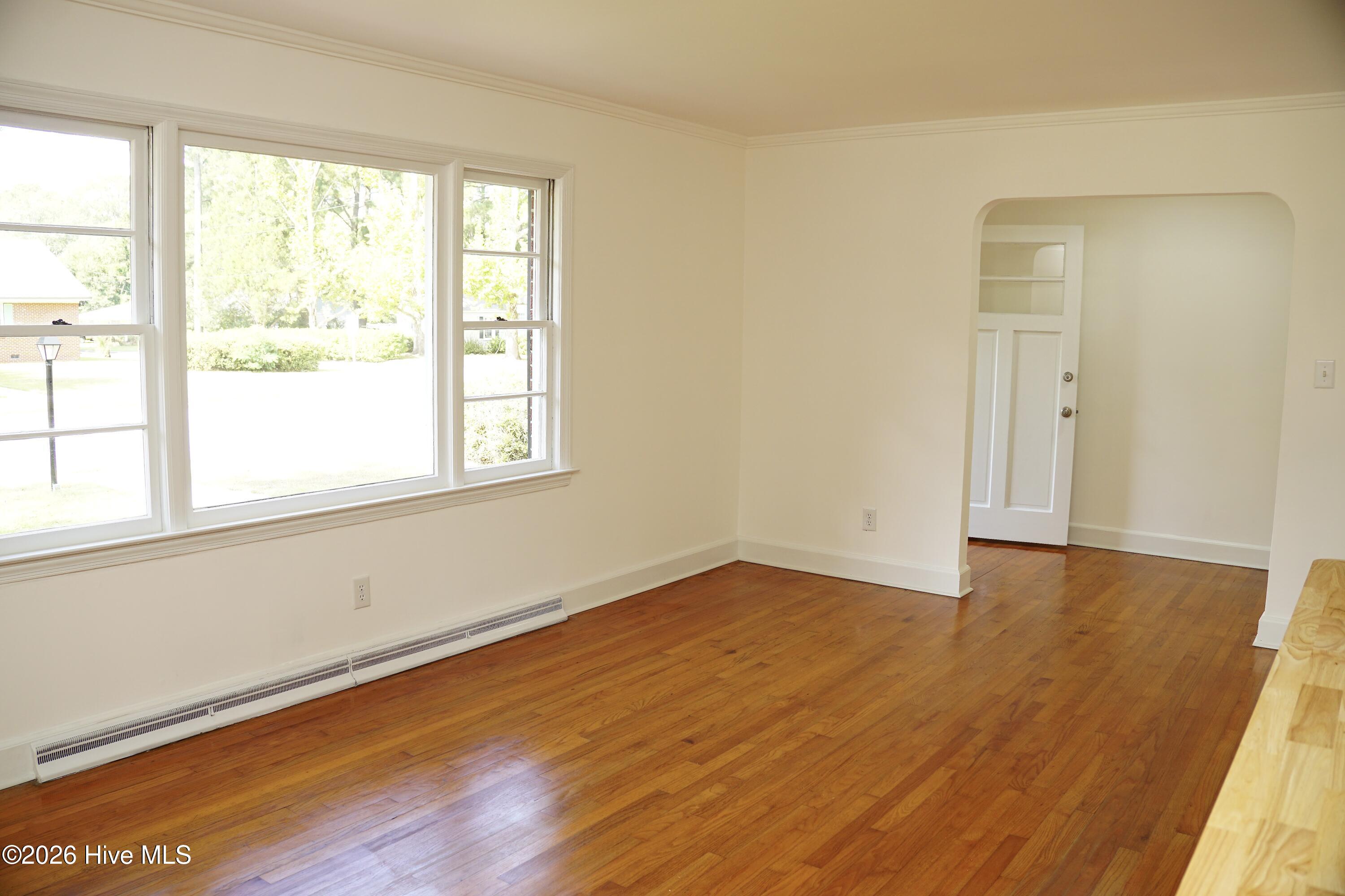 1215 N Respess Street Property Photo 8