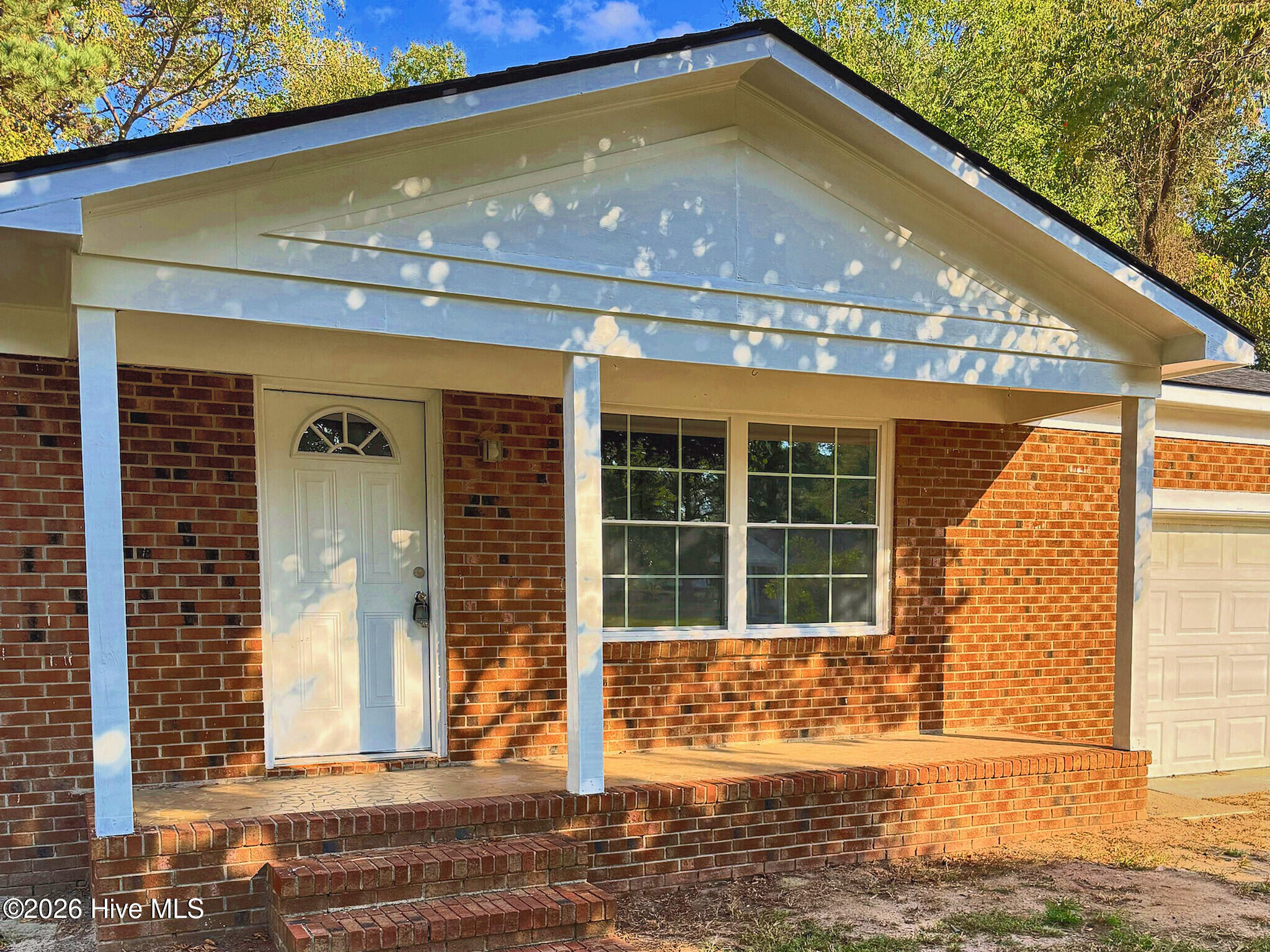 1521 Greenacres Road Property Photo 4