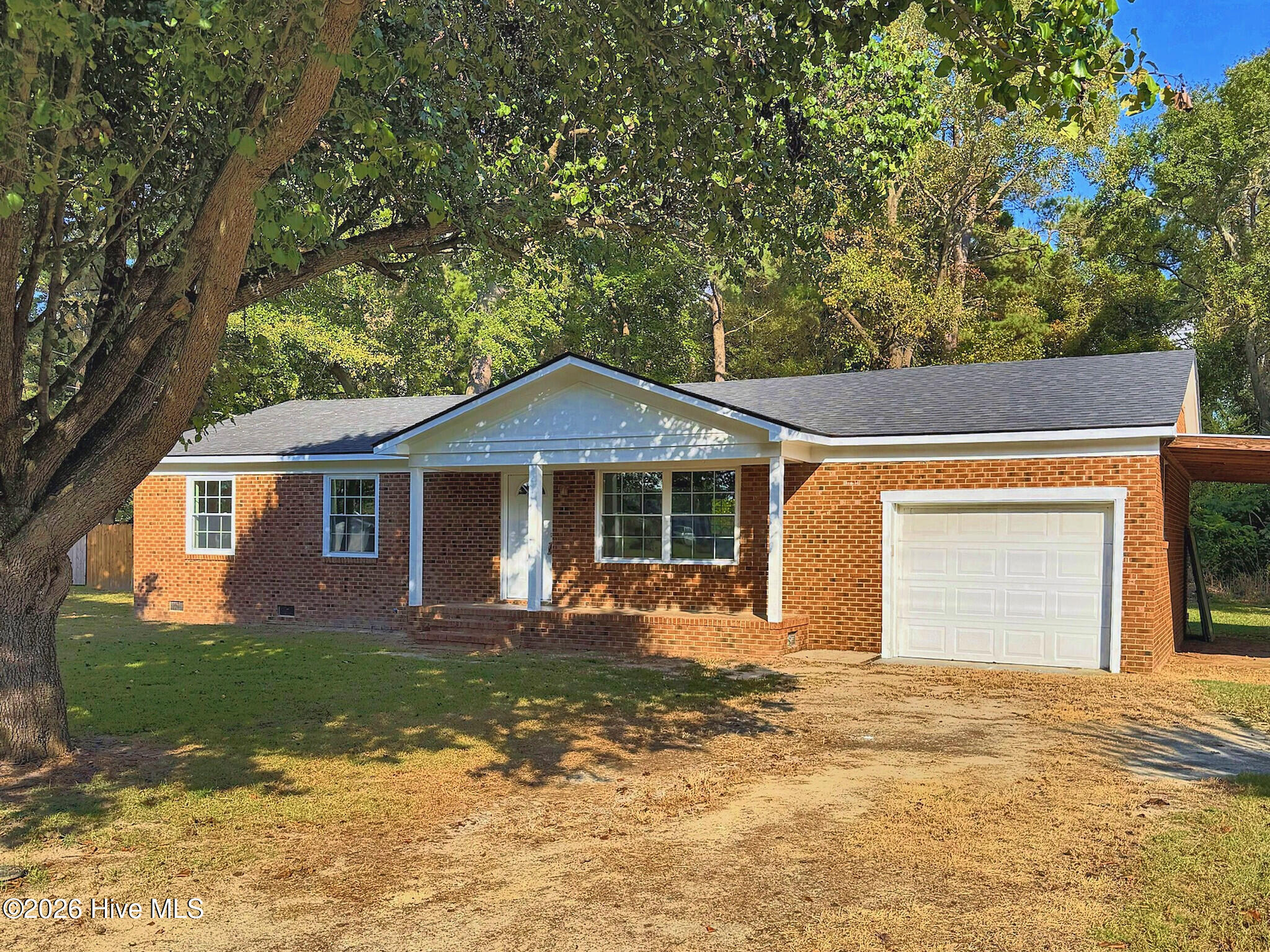 1521 Greenacres Road Property Photo 6