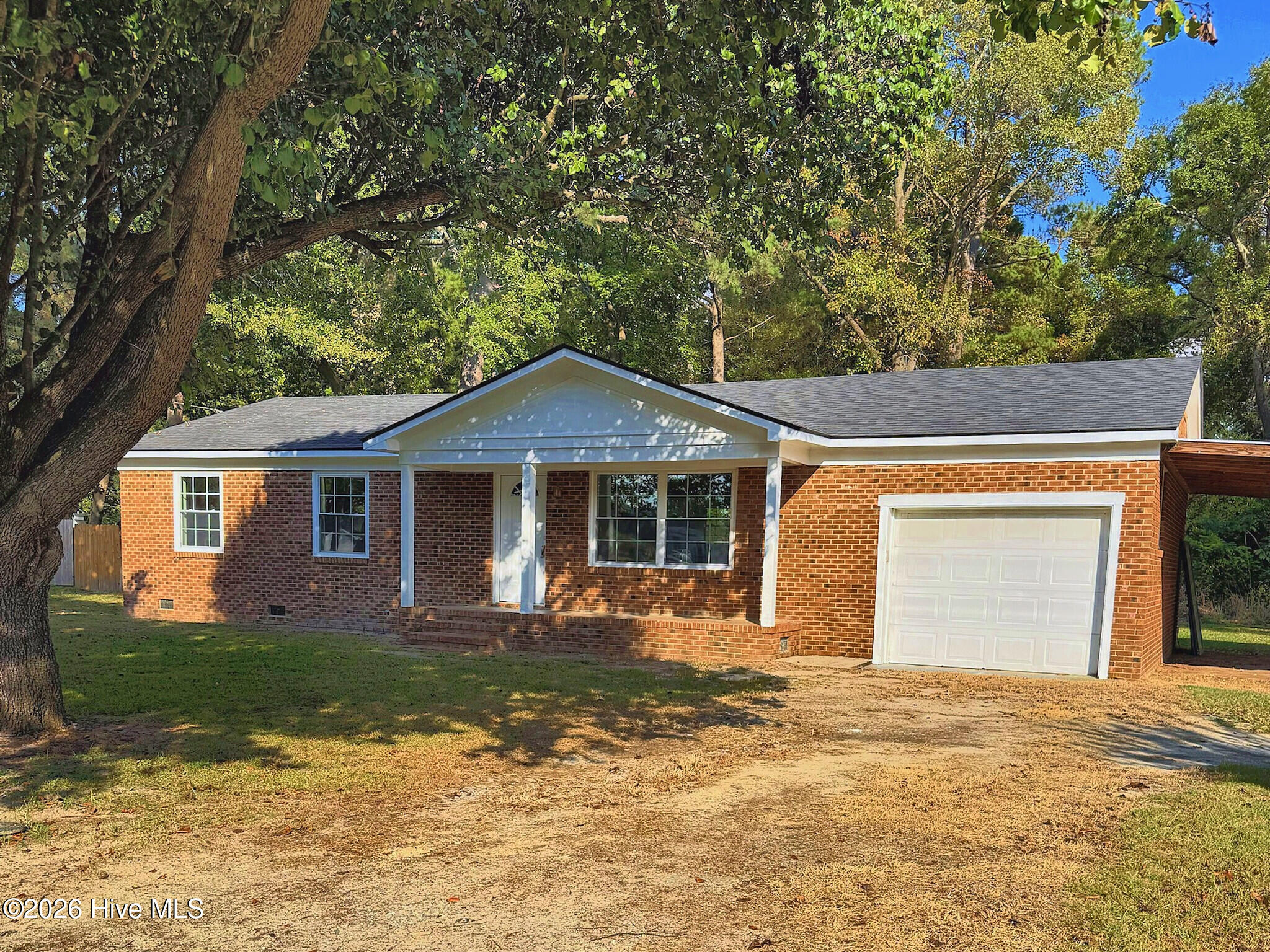 1521 Greenacres Road Property Photo 7