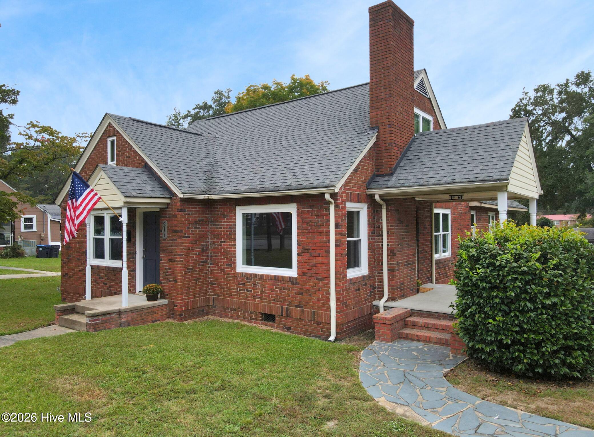 217 E Donaldson Avenue Property Photo 1