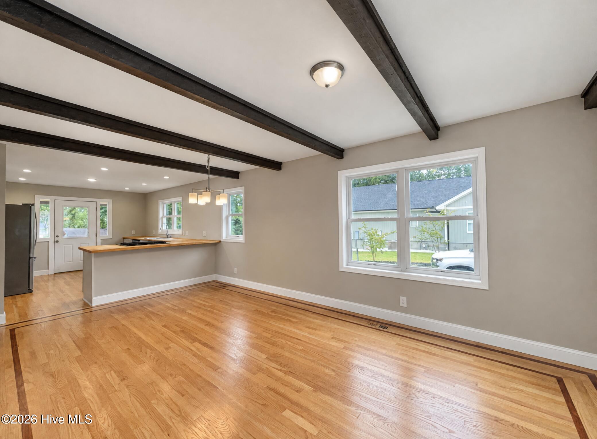 217 E Donaldson Avenue Property Photo 6