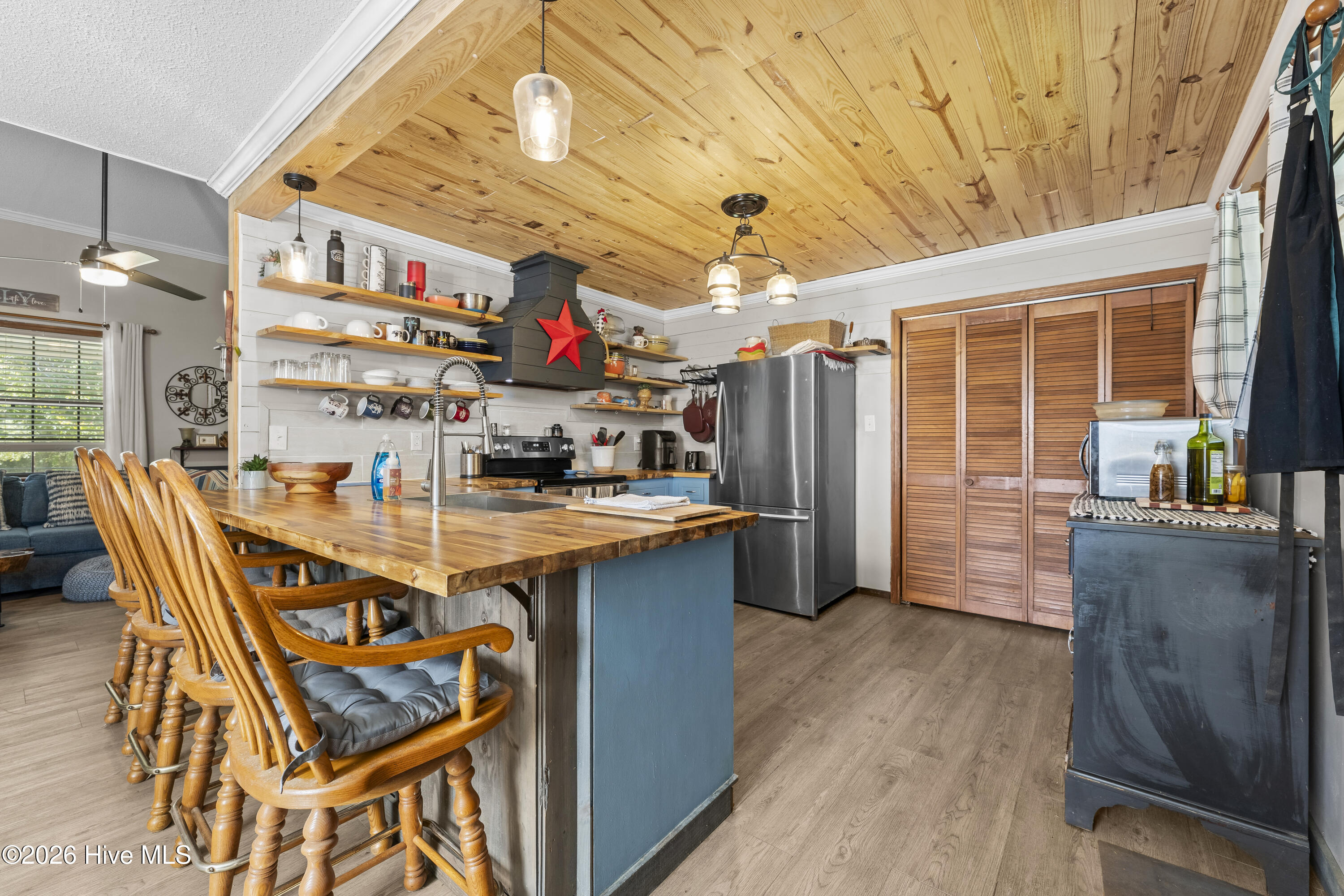 5666 Virginia Avenue Property Photo 8