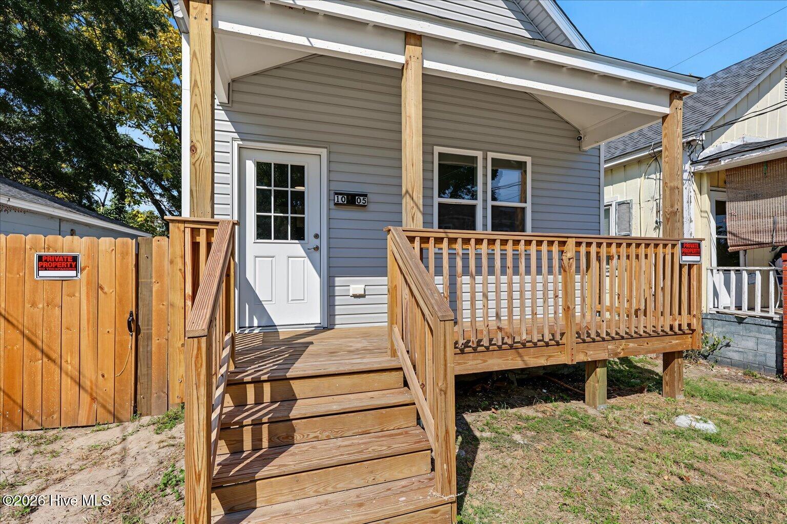 1005 Queen Street Property Photo 8