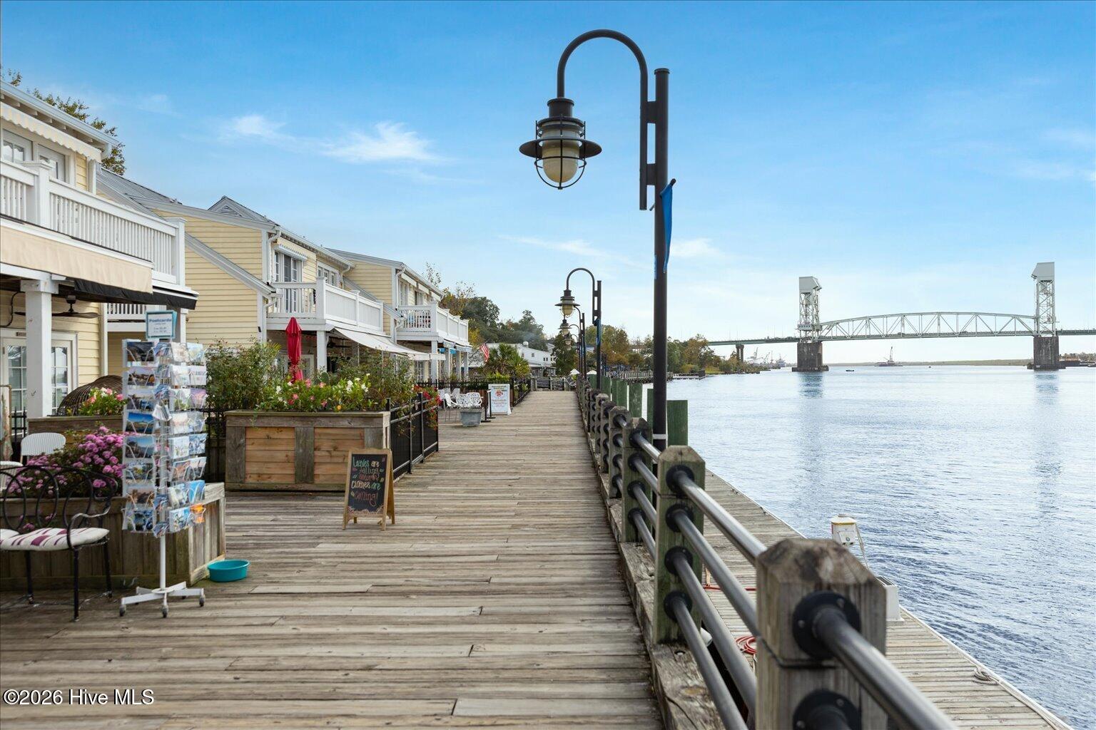 1005 Queen Street Property Photo 9