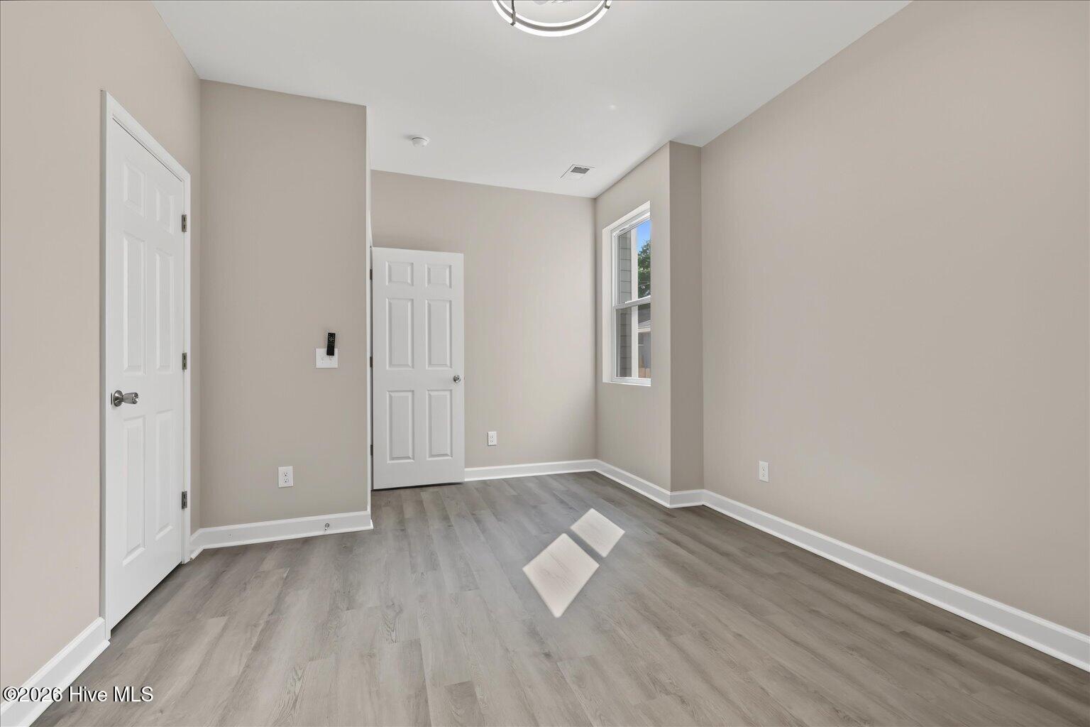 1005 Queen Street Property Photo 22