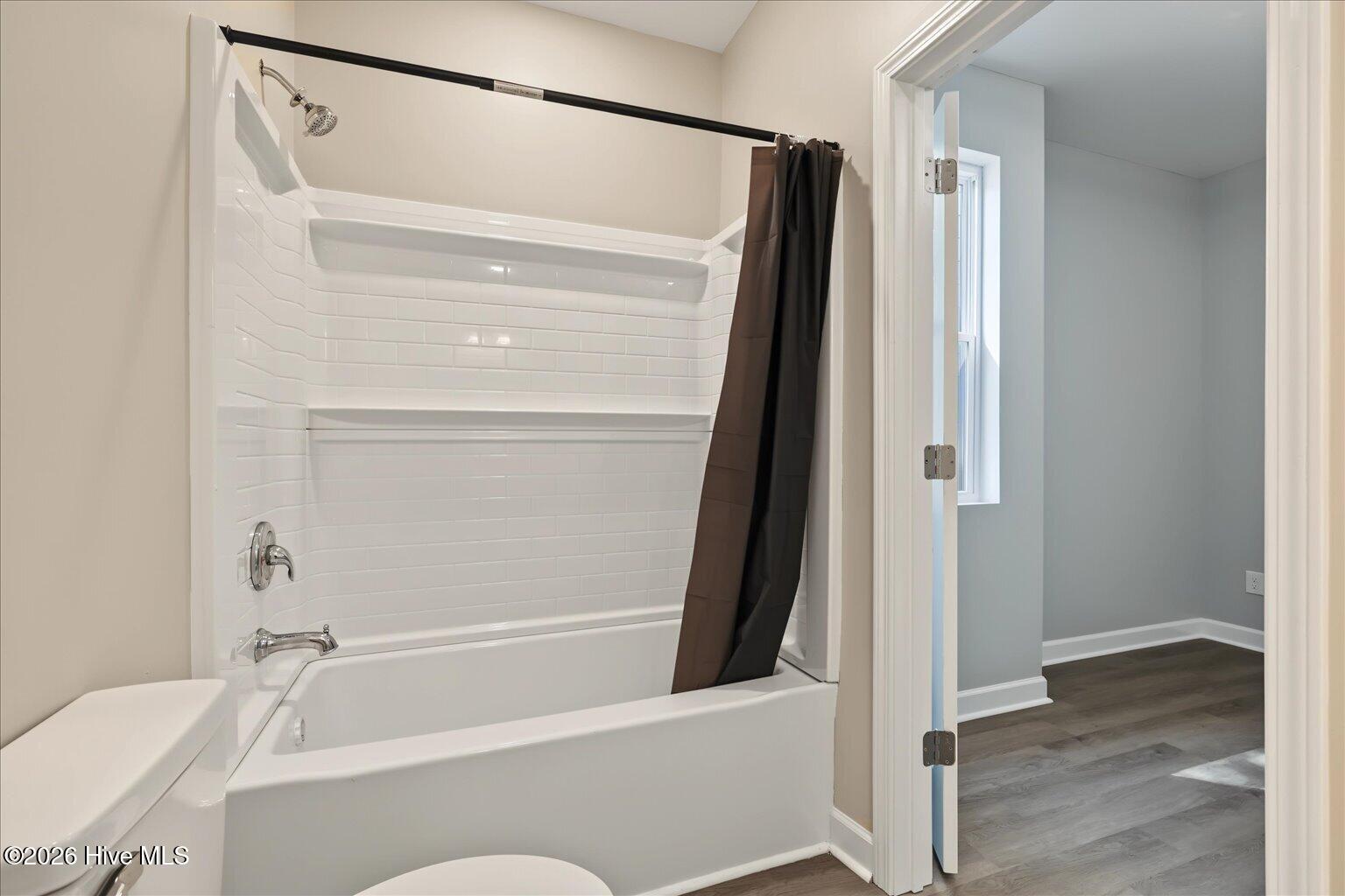 1005 Queen Street Property Photo 25