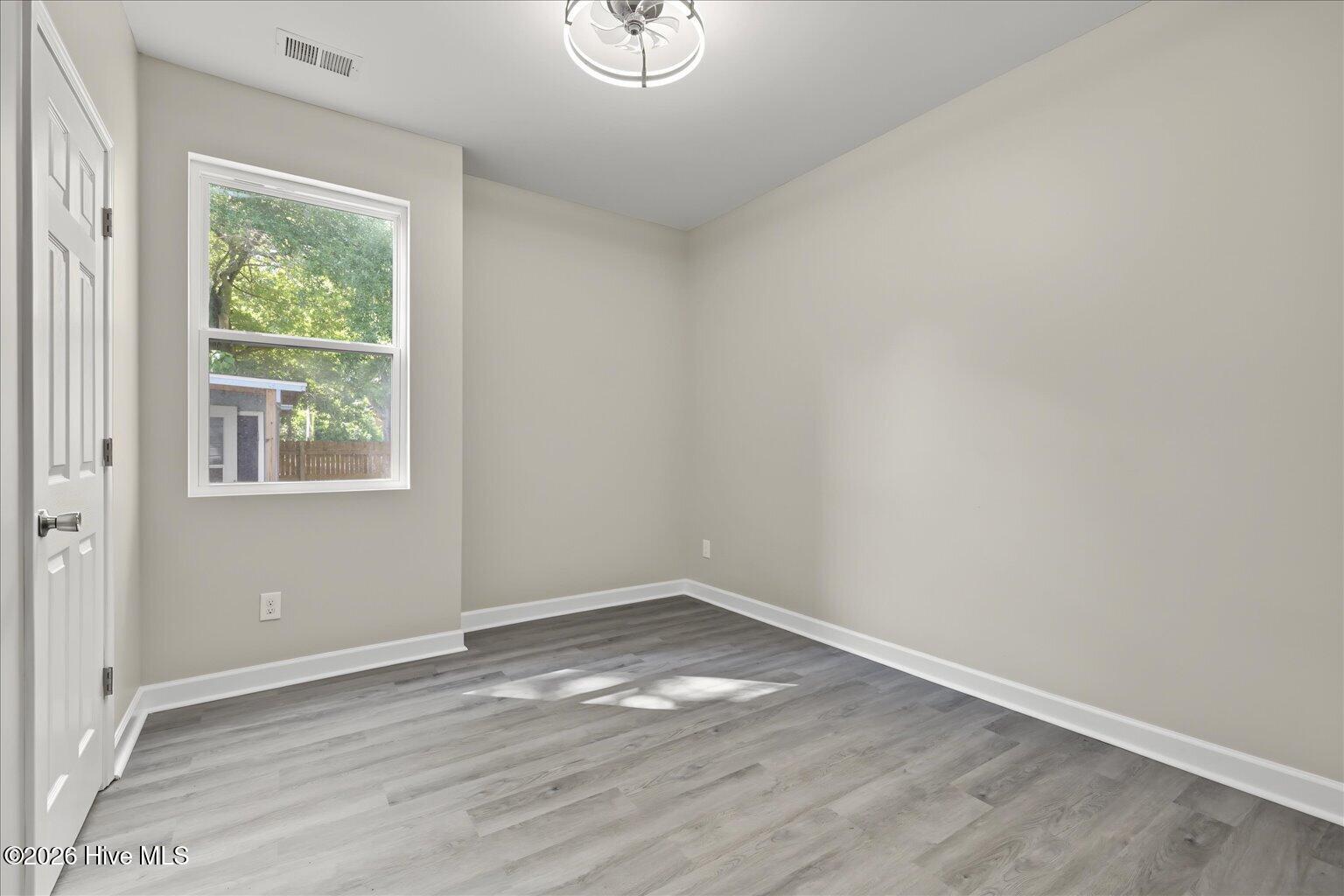 1005 Queen Street Property Photo 27