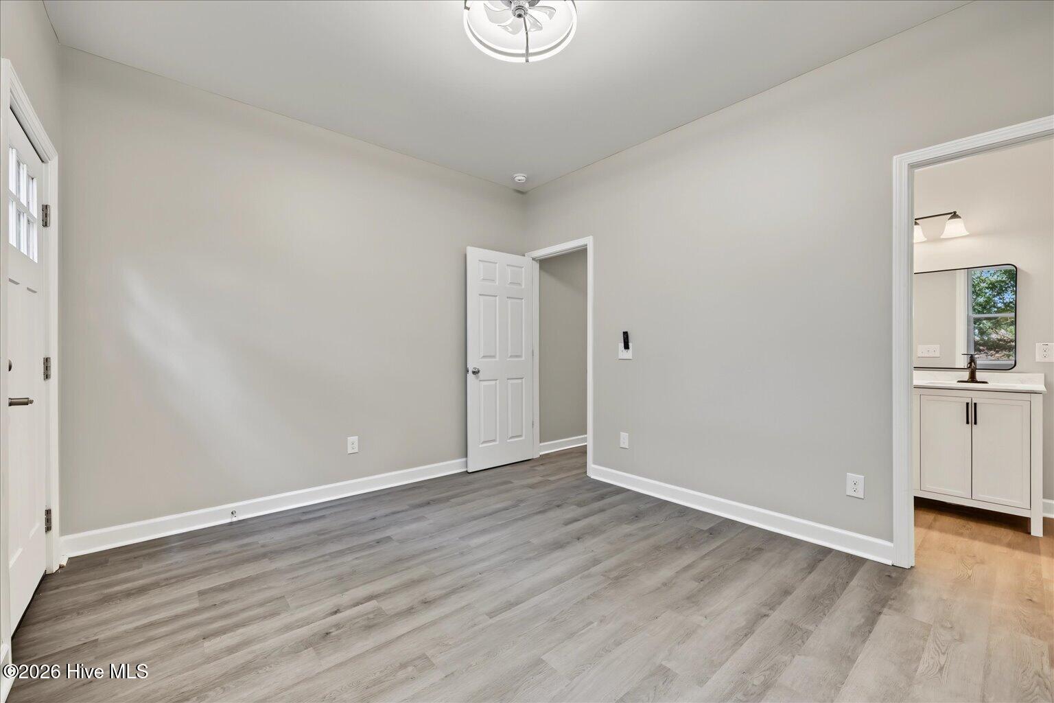 1005 Queen Street Property Photo 32