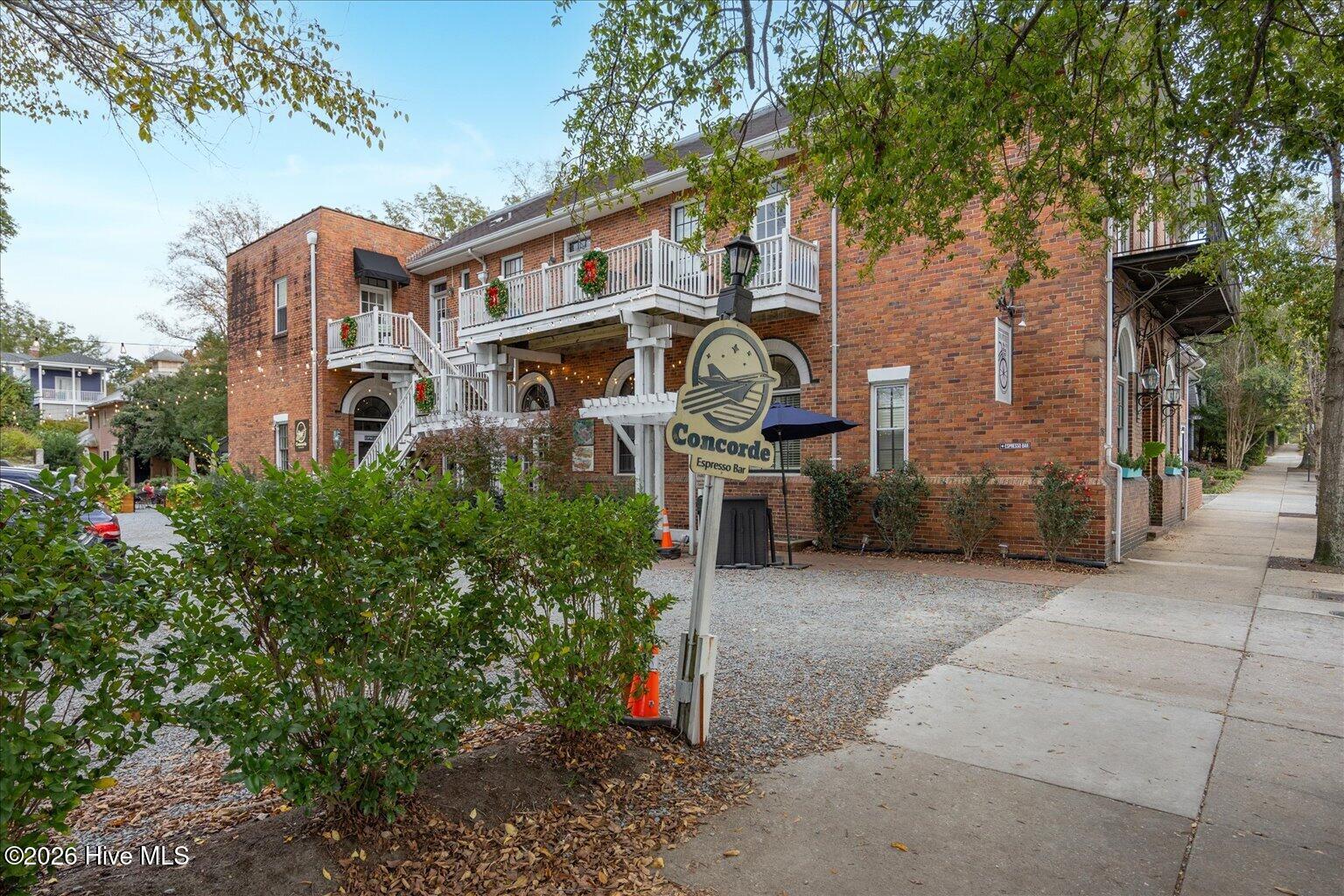 1005 Queen Street Property Photo 36