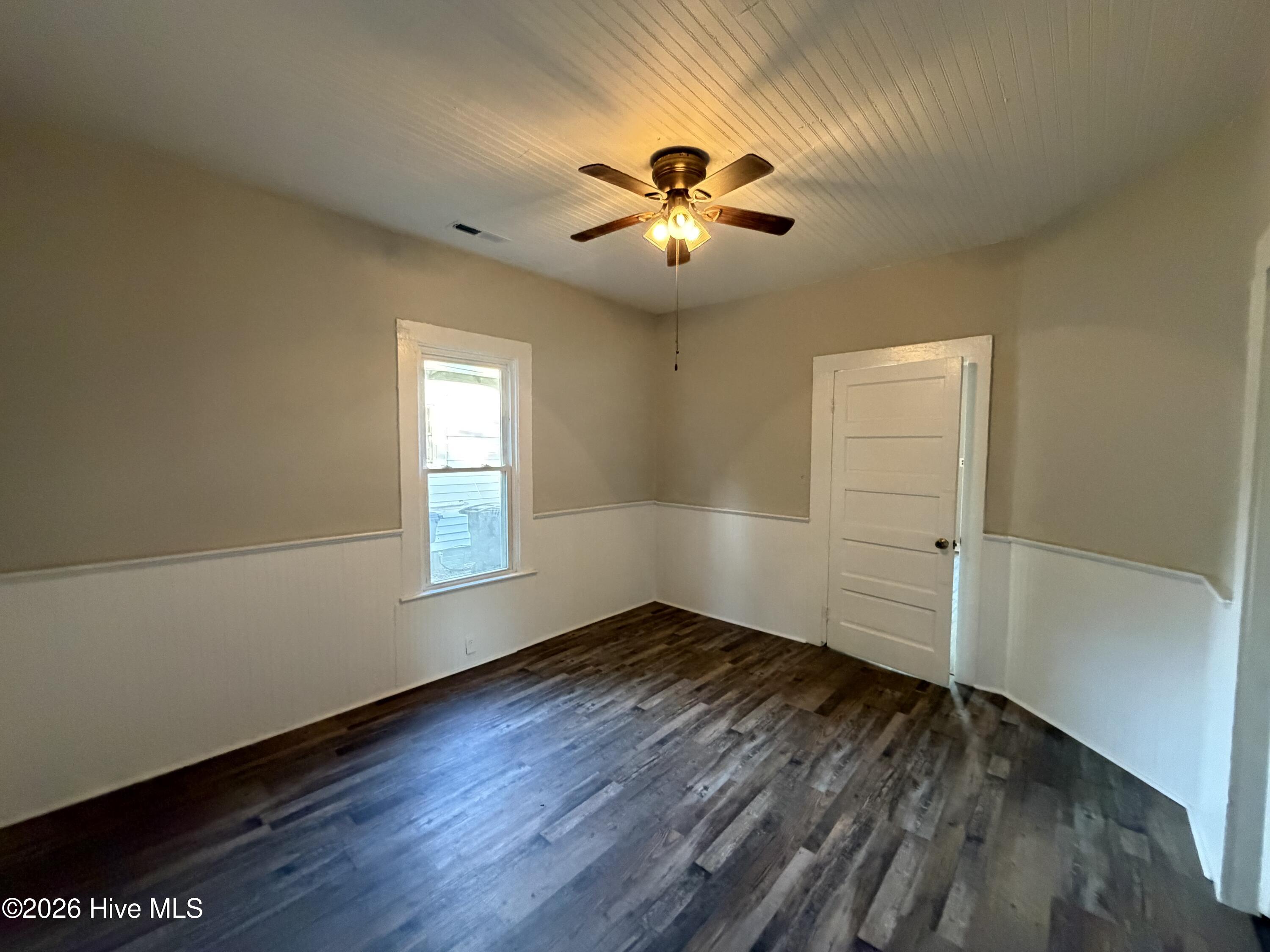 408 Park Avenue Property Photo 8
