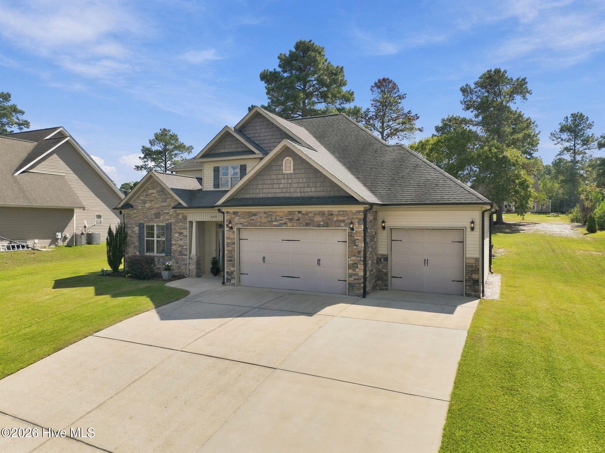 169 Spring Flowers Drive Property Photo 3