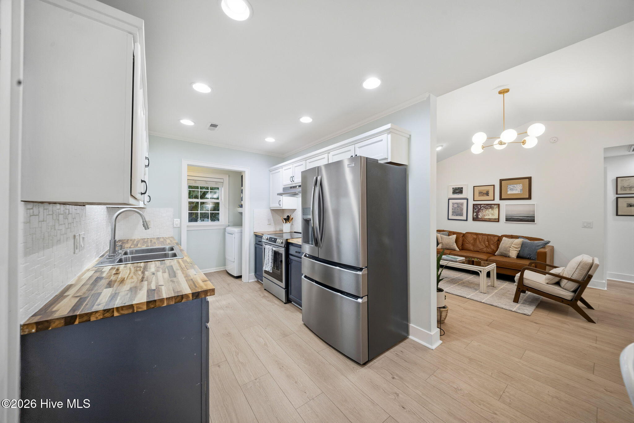 305 Hedingham Lane Property Photo 8