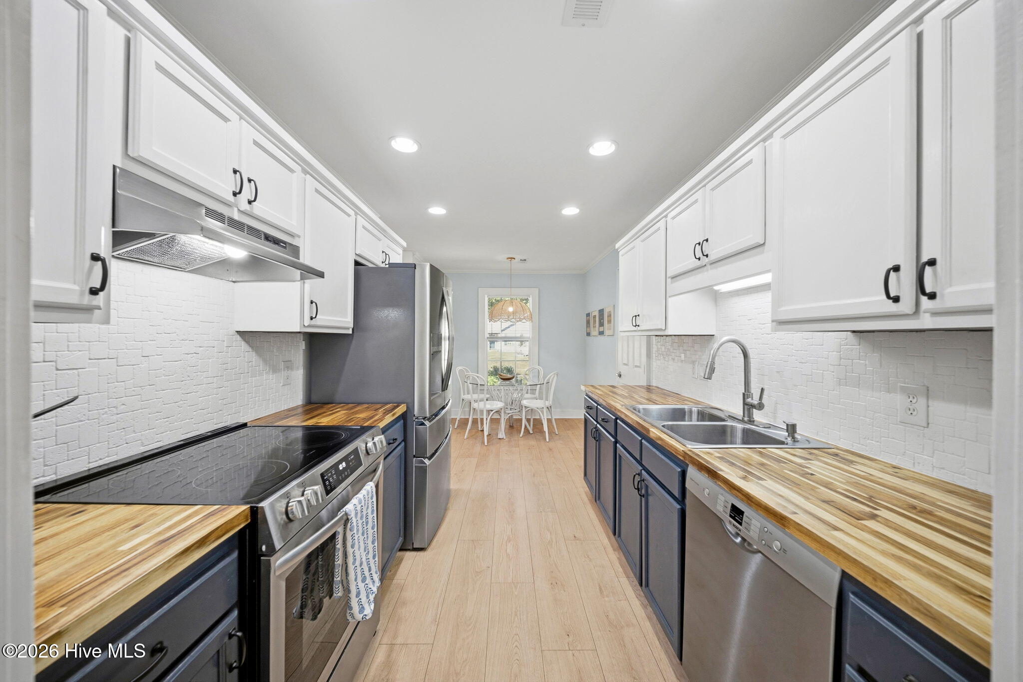 305 Hedingham Lane Property Photo 11
