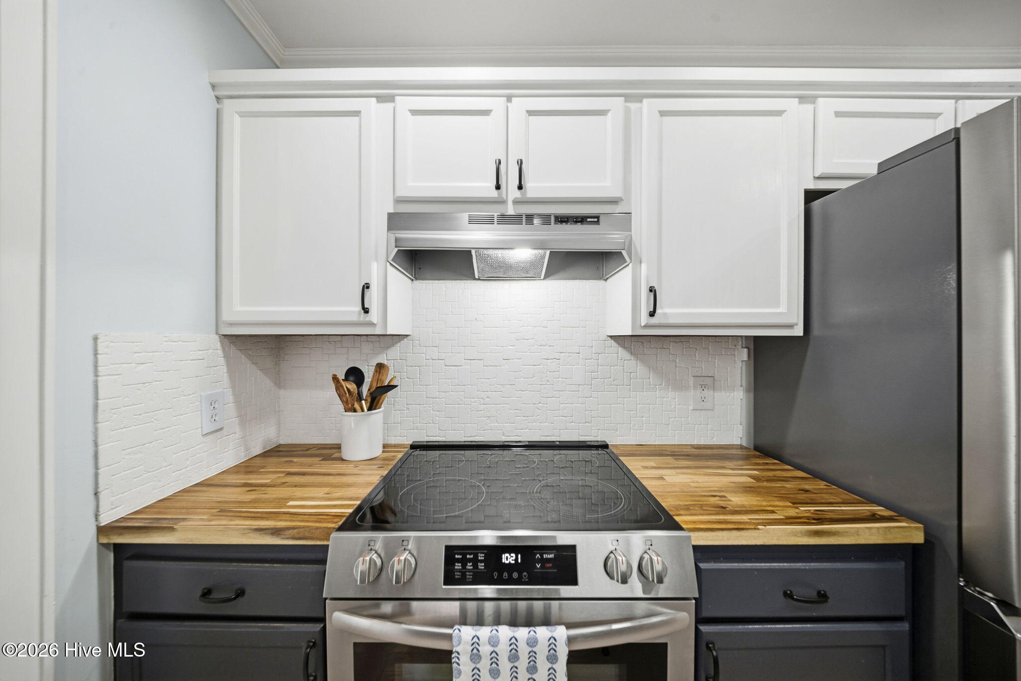 305 Hedingham Lane Property Photo 13
